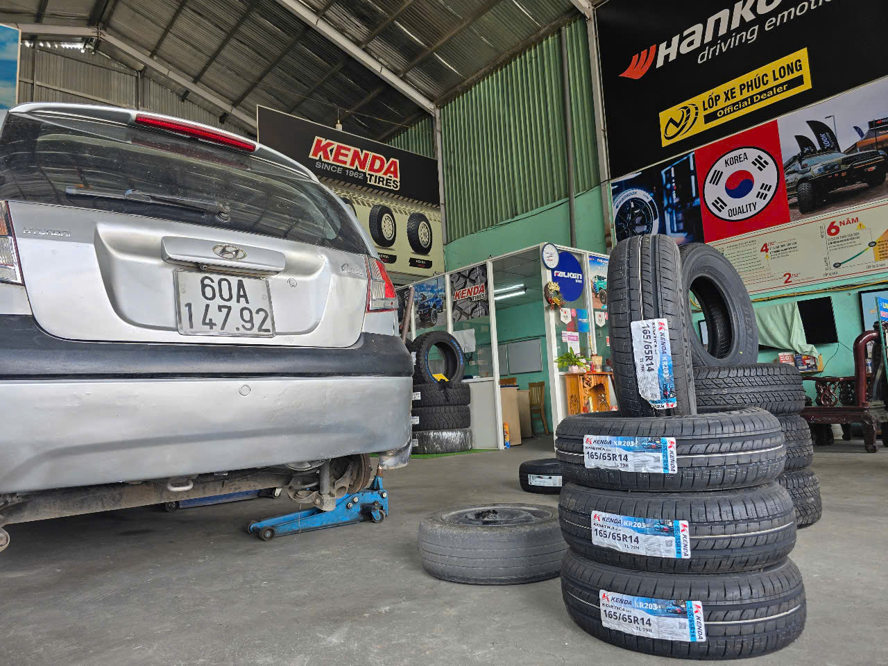 giá bán lốp ô tô 165/65R14 kenda kenetica kr203