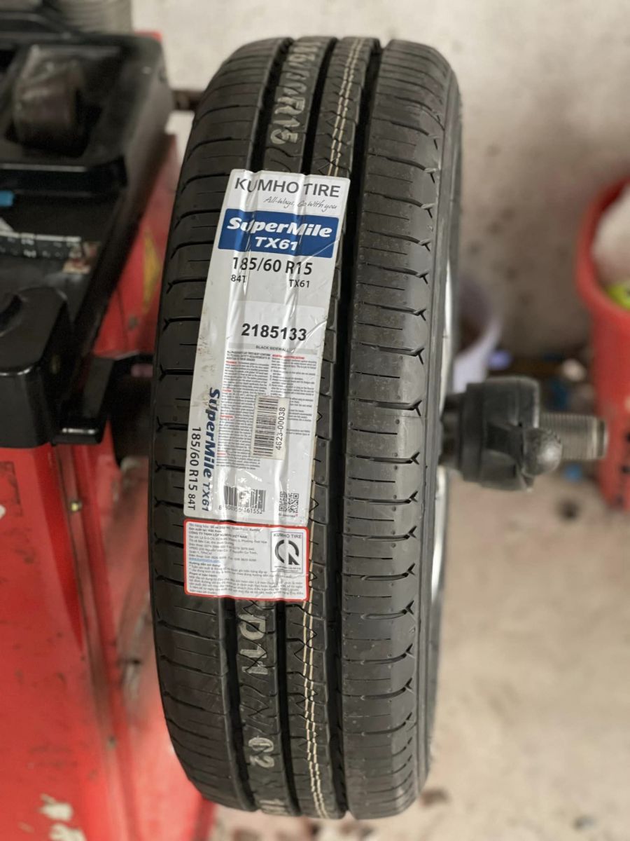 lốp 185/60R15 kumho tx51