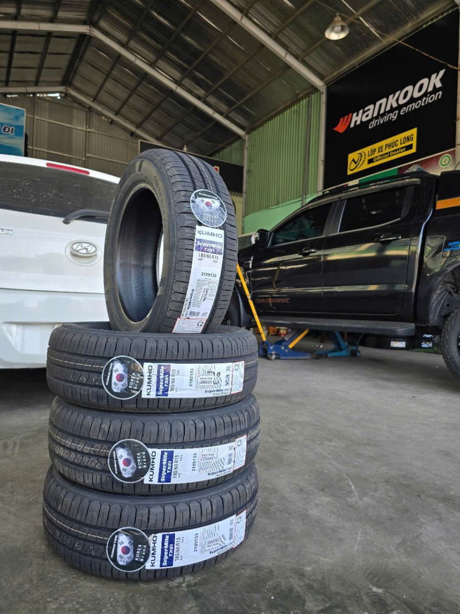 lốp ô tô 185/60R15 kumho supermile tx61 hàn quốc