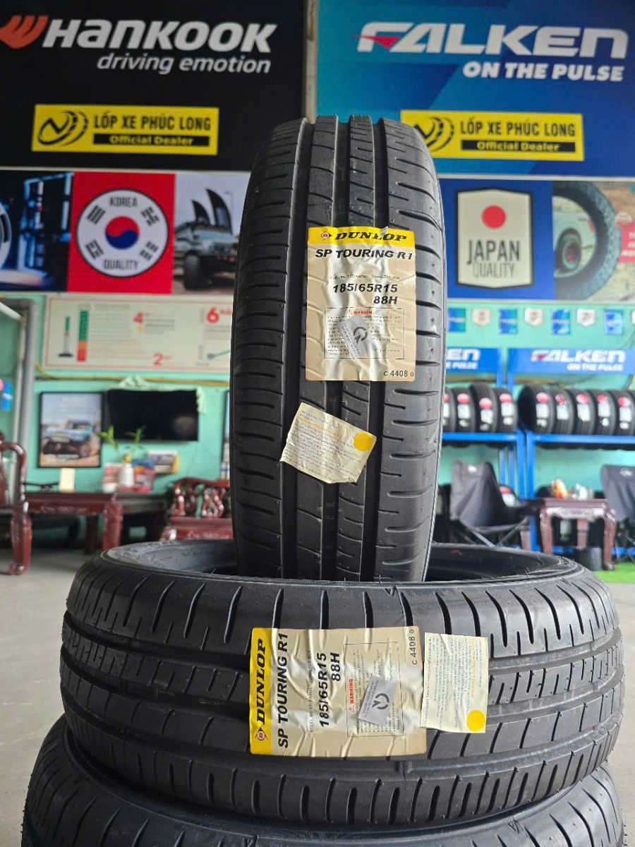 lốp ô tô 185/65R15 dunlop sp touring r1
