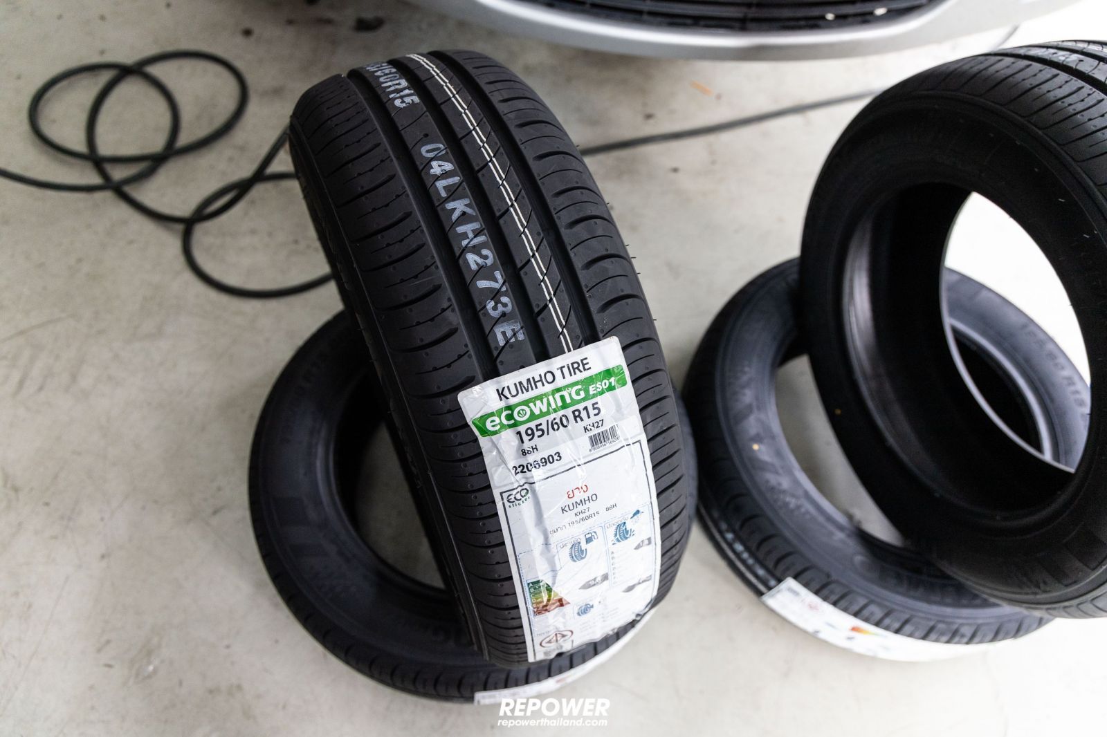 lốp xe 195/60R15 kumho ecowing kh27