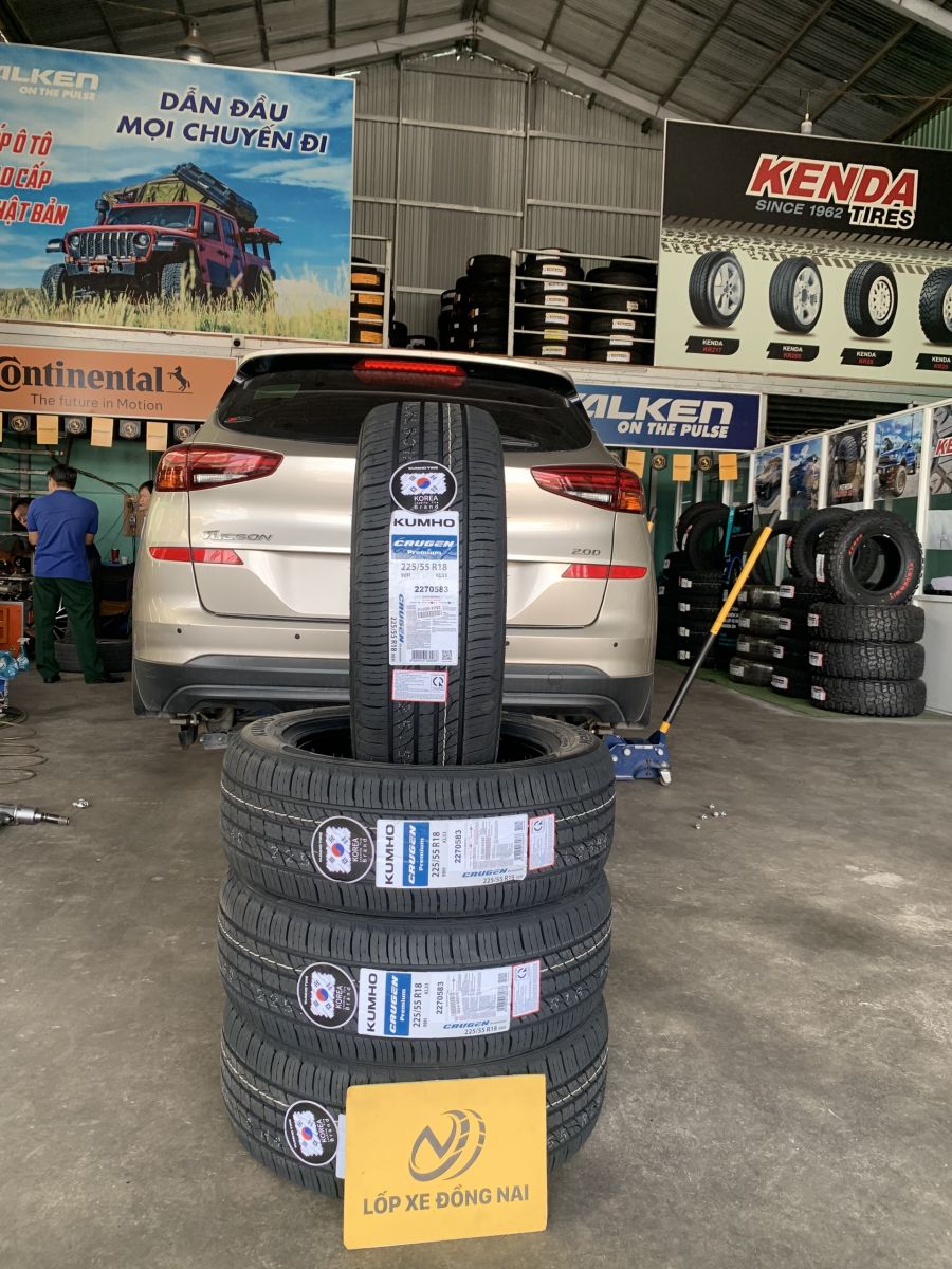 lốp ô tô 225/55R18 kumho crugen hp71