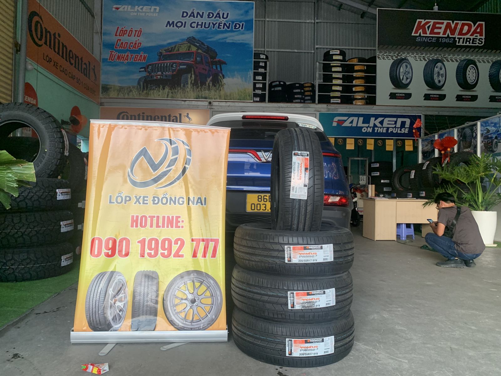 xe vinfast vf5 thay lốp 205/55R17 hankook ventus prime3