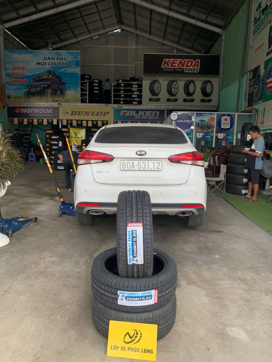 lốp 215/45R17 kenda touring kr205 kia cerato
