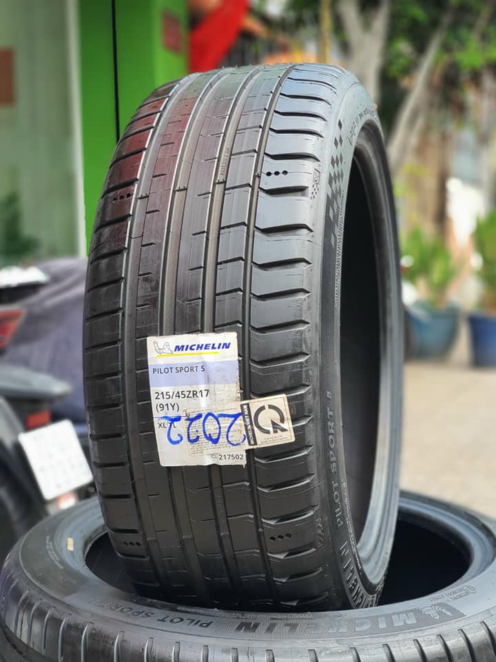 lốp 215/45R17 michelin pilot sport 5