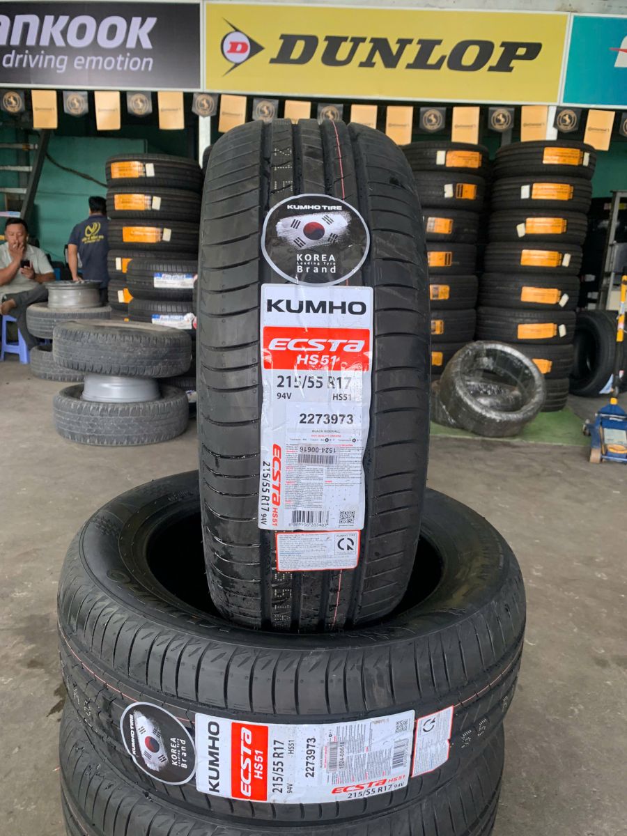 lốp ô tô 215/55R17 kumho ecsta hs51