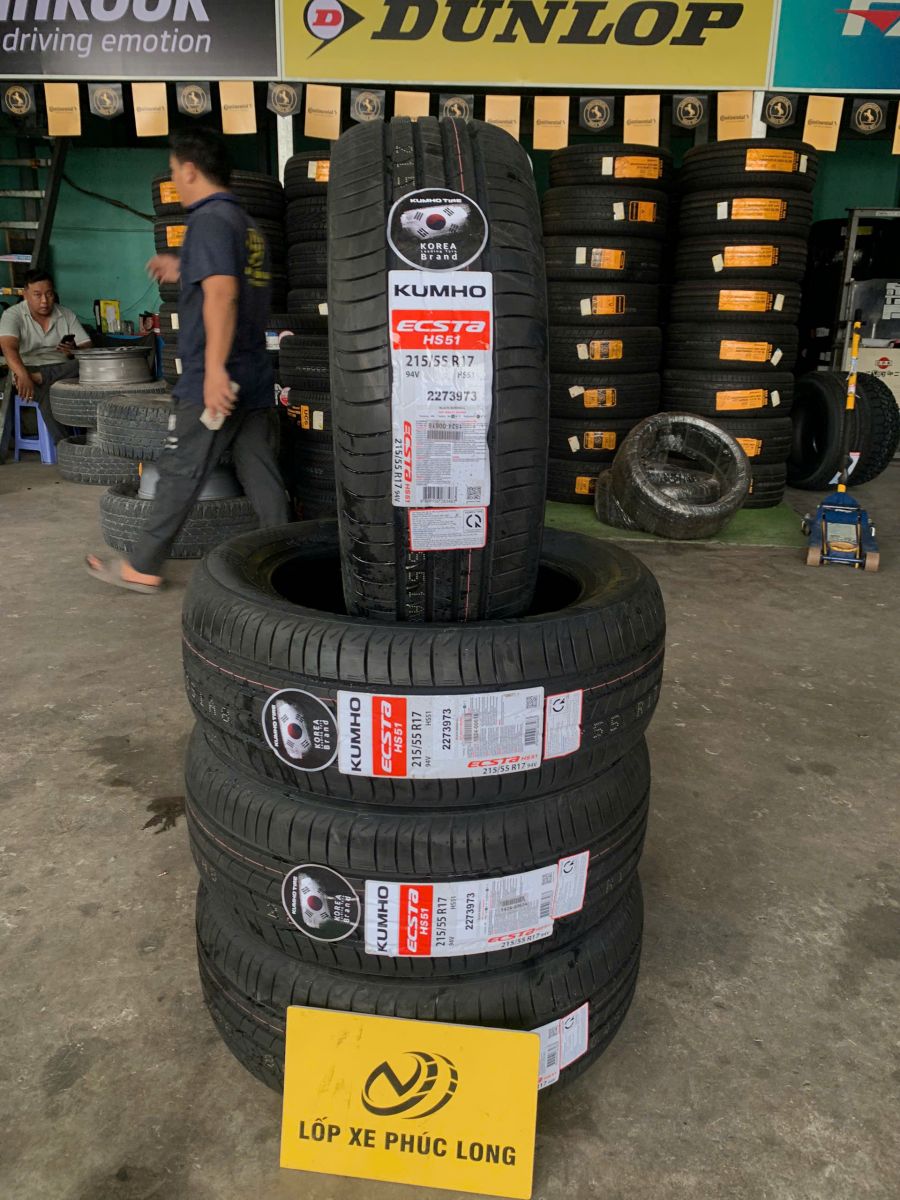 lốp ô tô 215/55R17 kumho ecsta hs51 hàn quốc