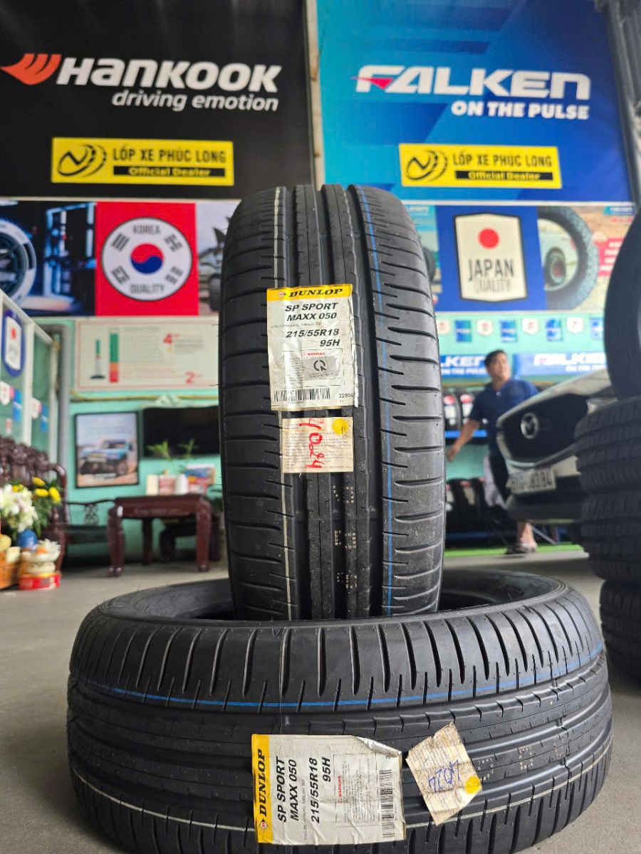 giá bán lốp 215/55R18 dunlop sp sport maxx 050