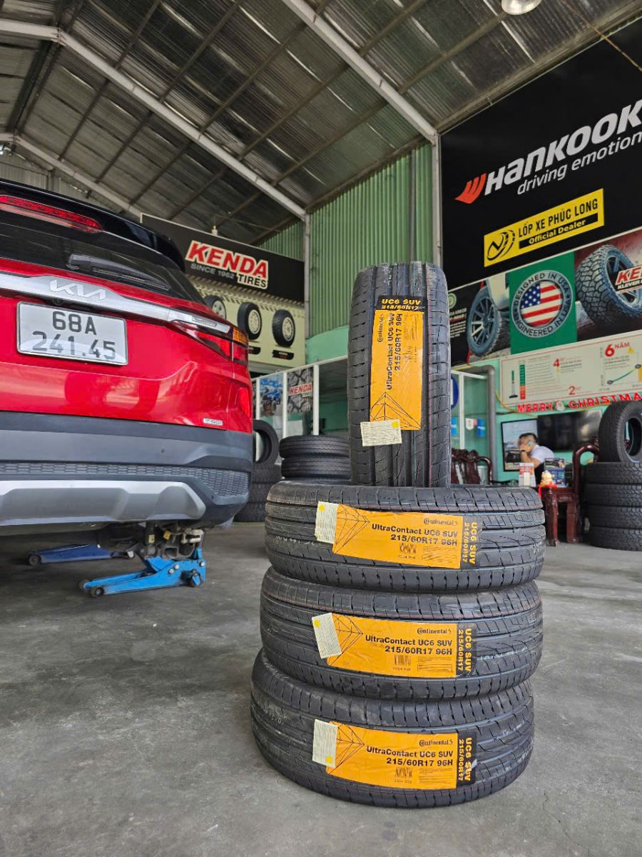 lốp ô tô 215/60R17 continental uc6 đức