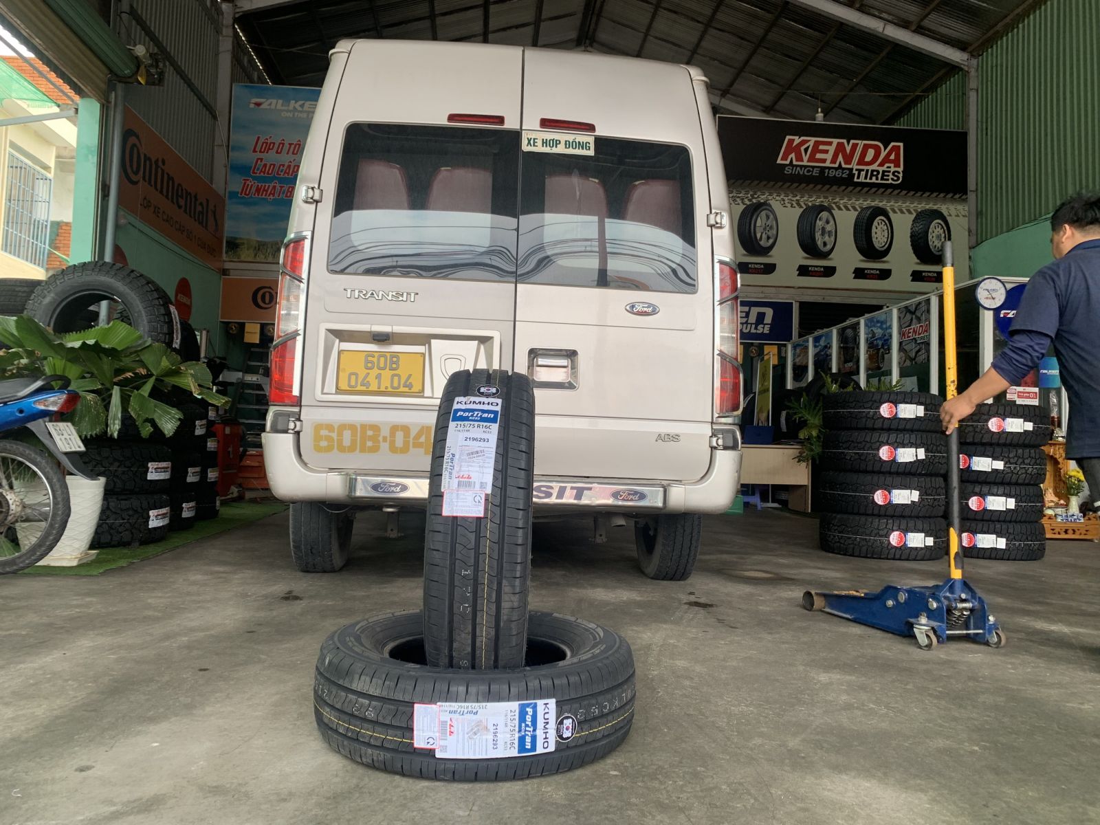 lốp 215/75R16C kumho kc53