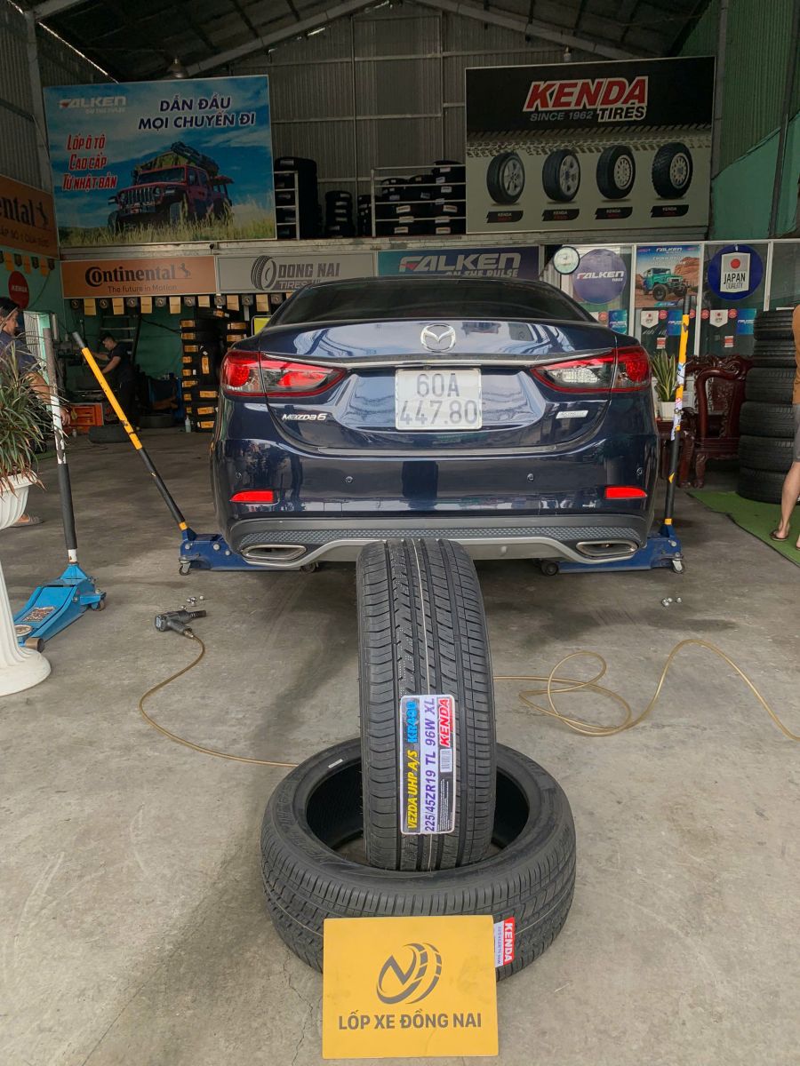 lốp 225/45R19 kenda kr400