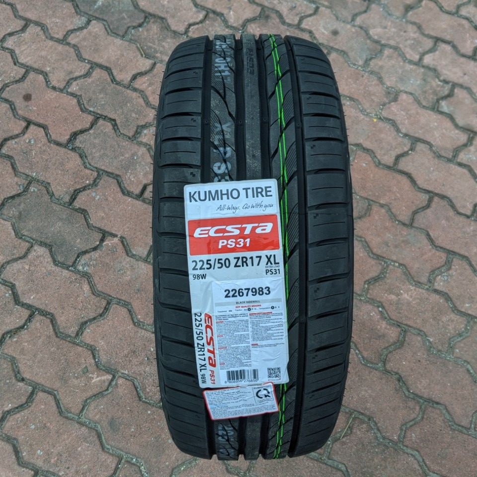 lốp 225/50ZR17 kumho ecsta ps31 hàn quốc