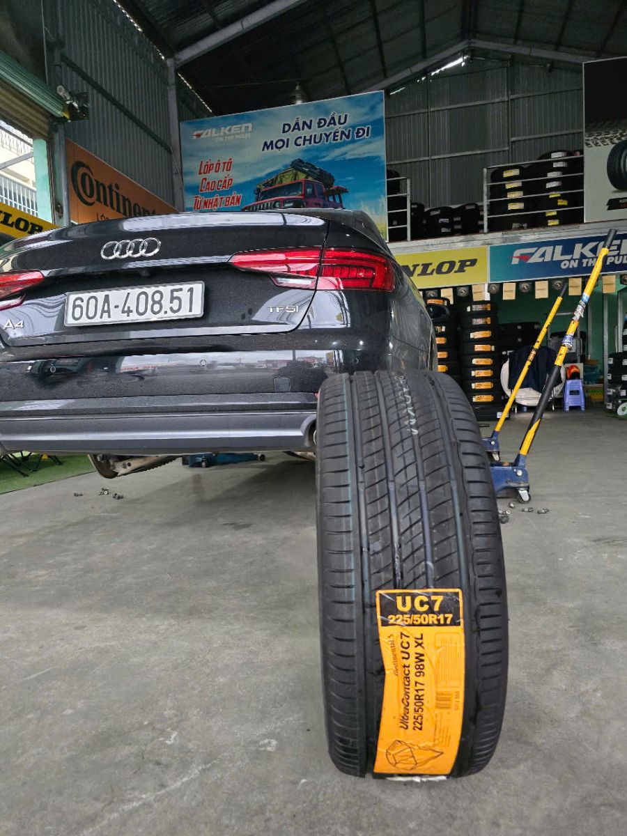 lốp continental 225/50R17 uc7