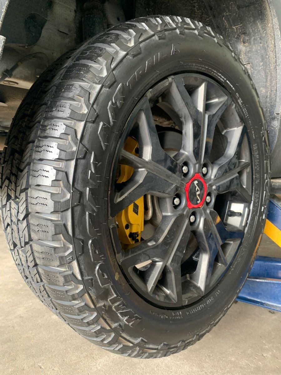 lốp 225/55R17 falken wildpeak at trail