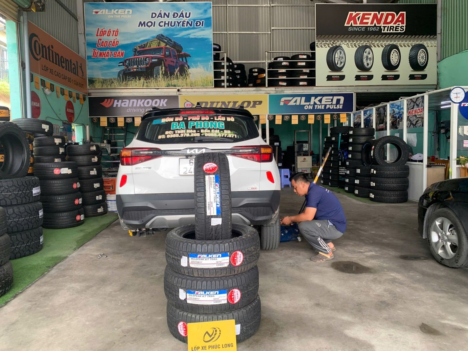 lốp xe 225/55R17 falken wildpeak at trail