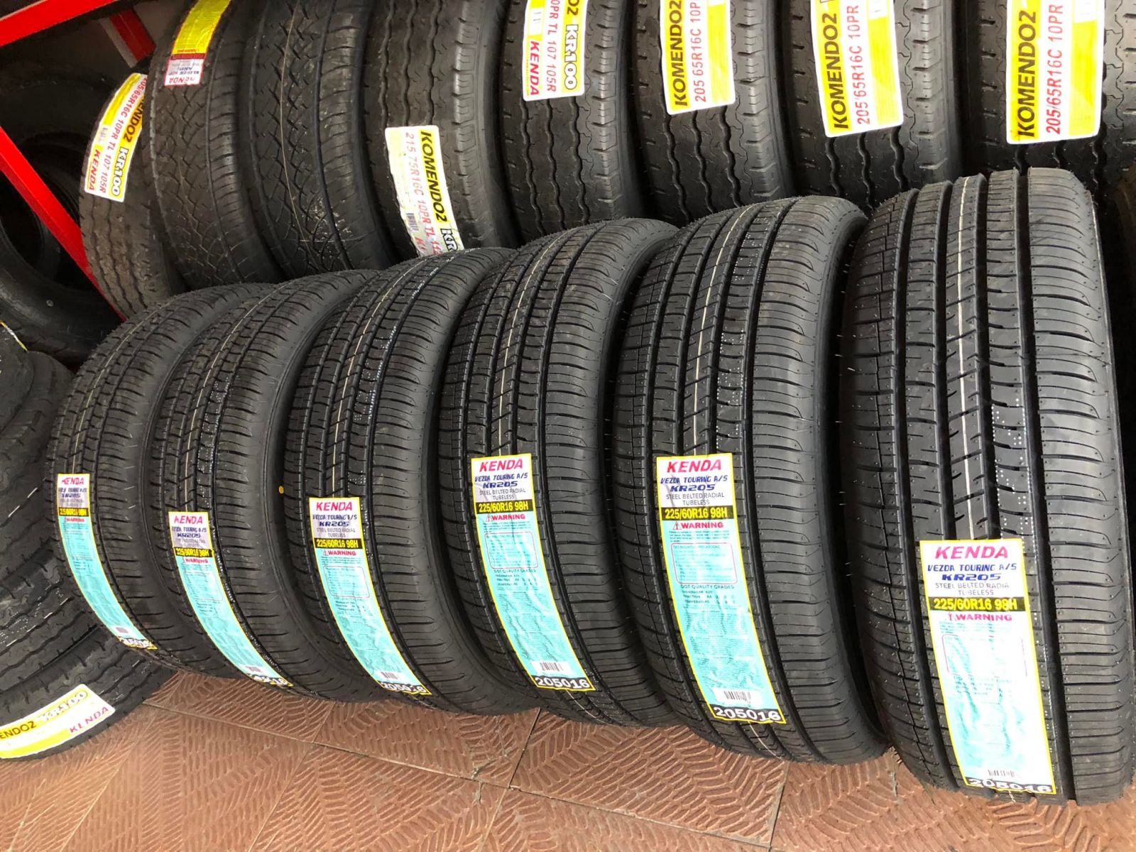 lốp ô tô 225/60R16 kenda touring kr205