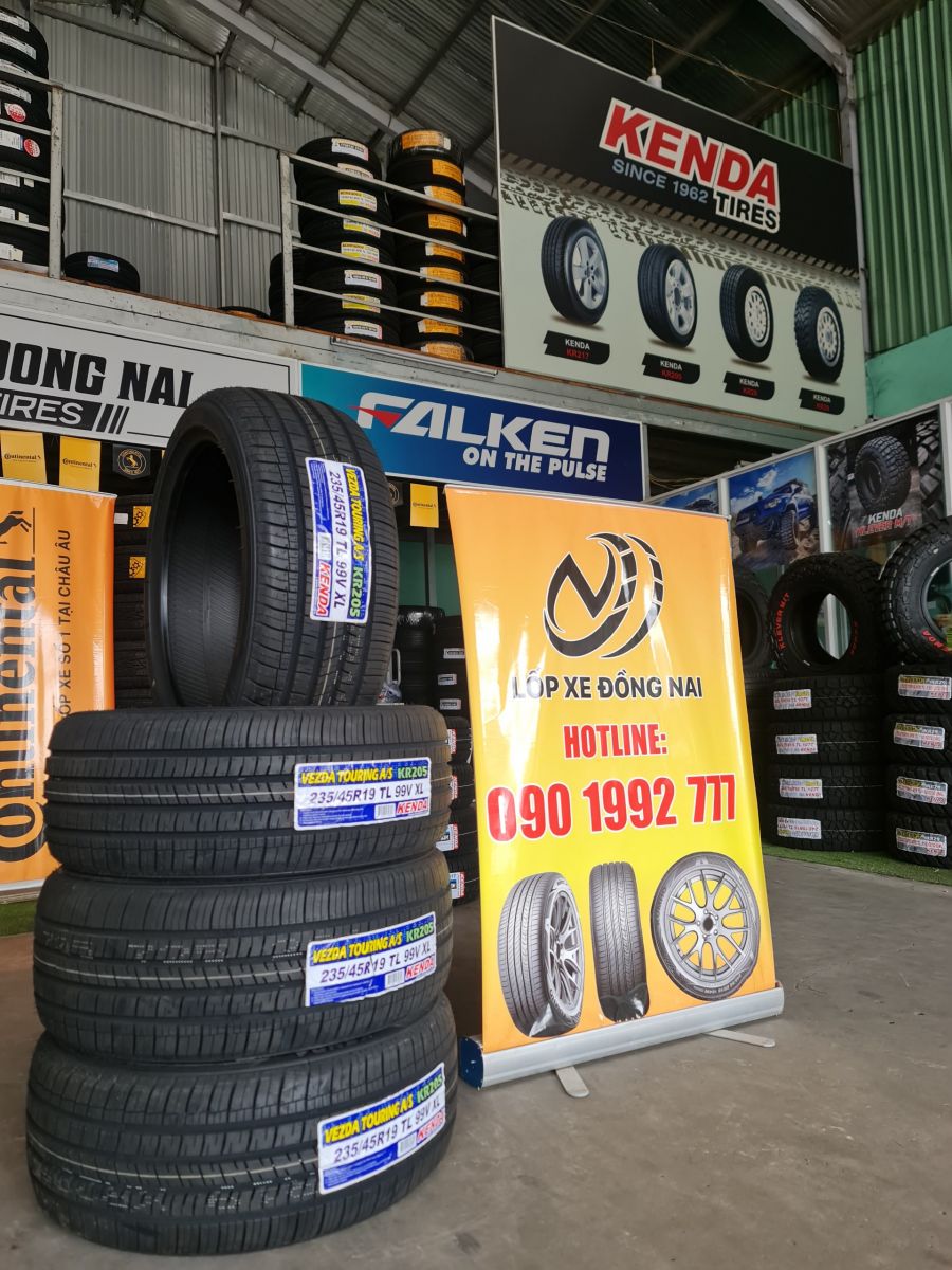 lốp ô tô 235/45R19 kenda touring kr205