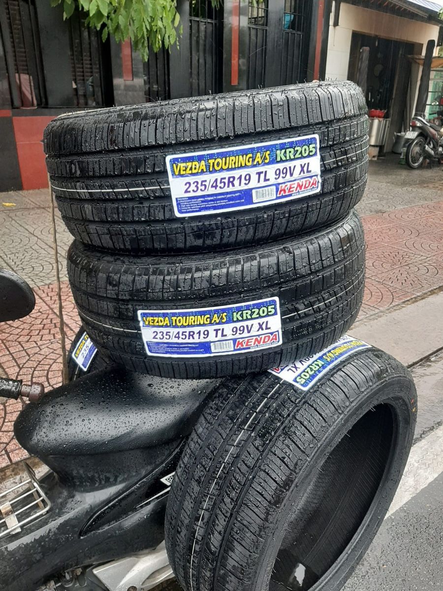 lốp ô tô 235/45R19 kenda touring kr205