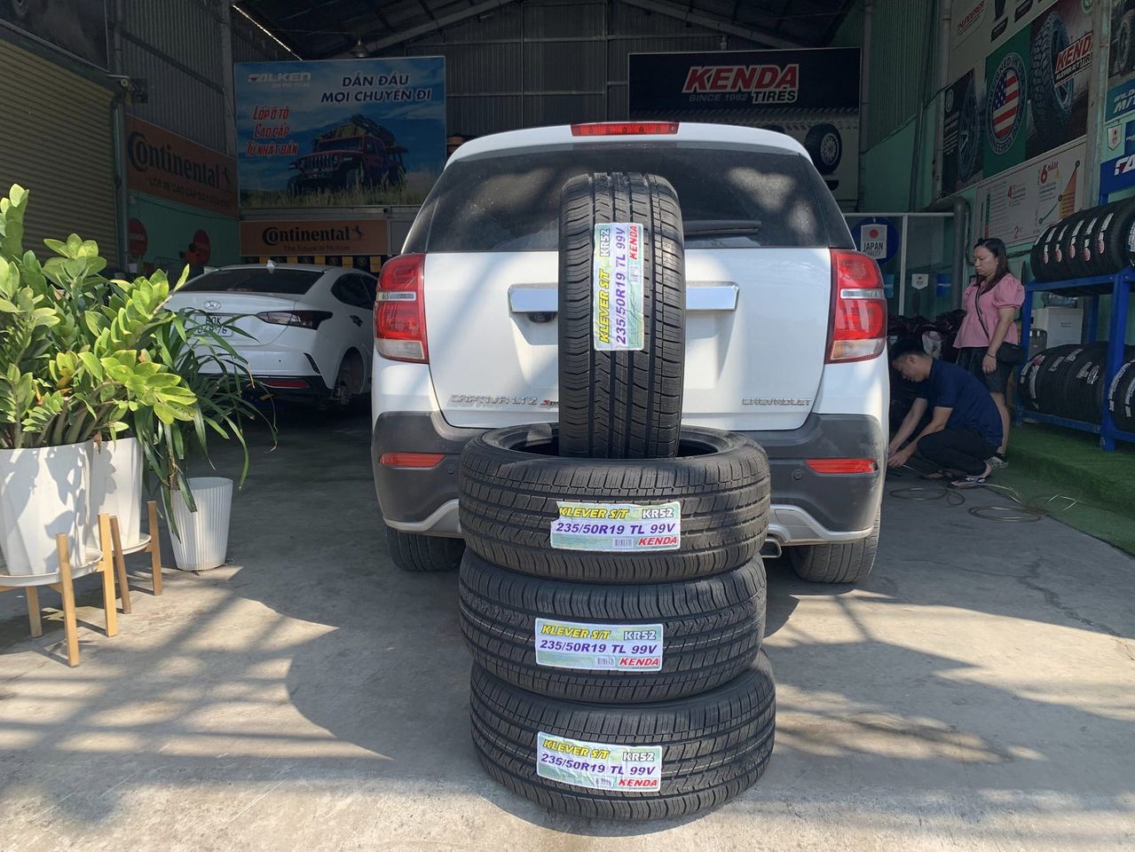 lốp 235/55R19 kenda klever s/t kr52