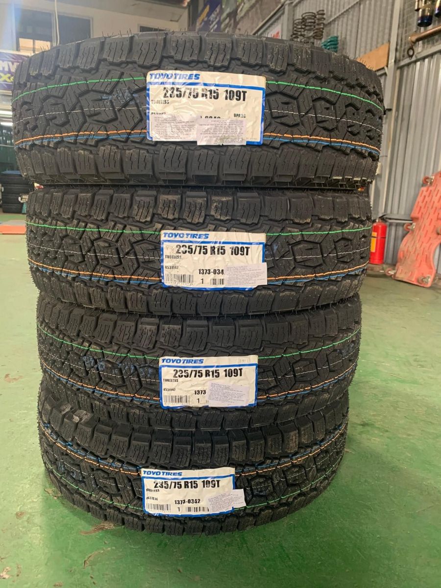 lốp địa hình 235/75R15 toyo opa3g nhật bản