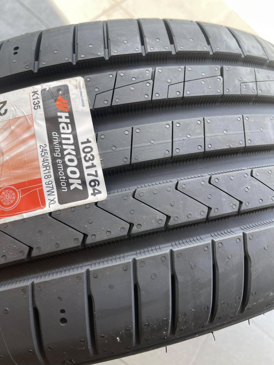lốp ô tô 245/40R18 hankook ventus prime4