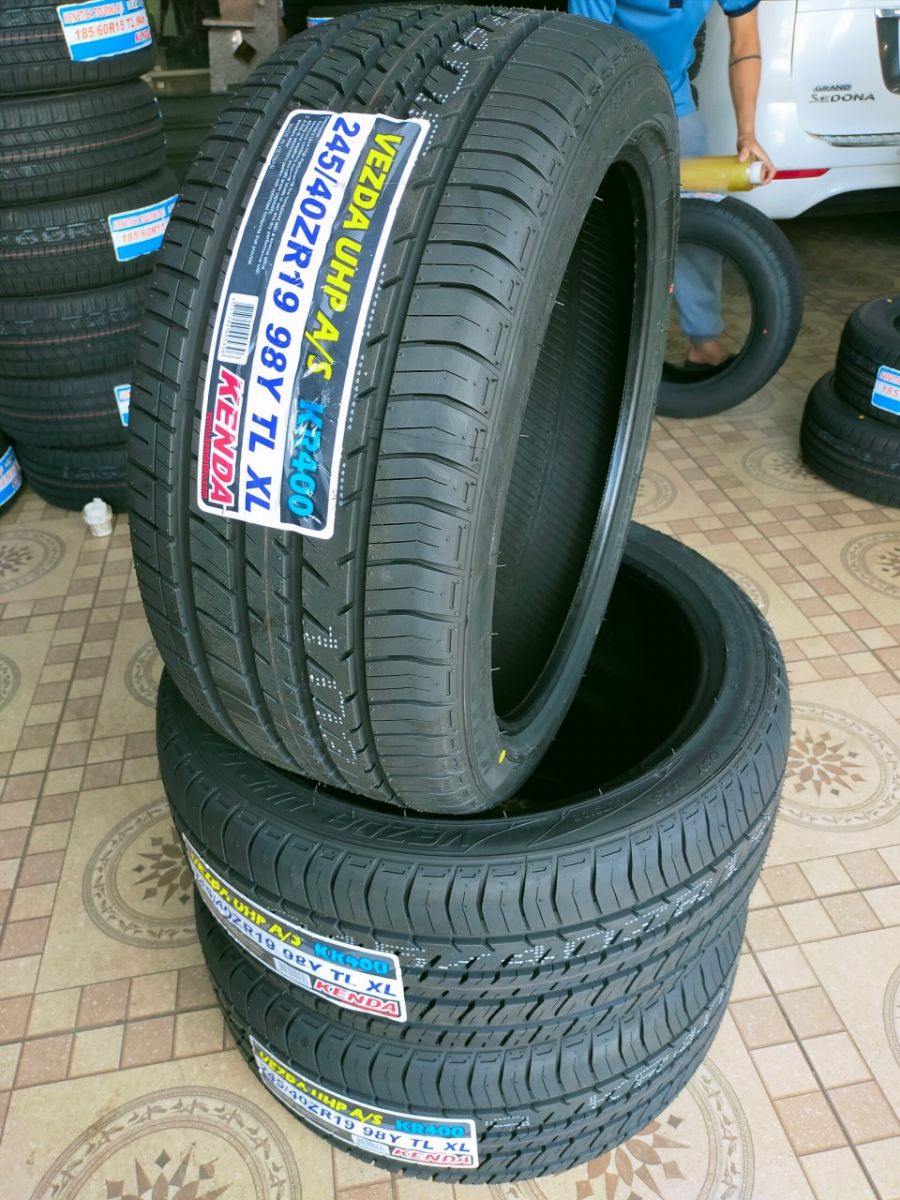 lốp 245/40R19 kenda kr400