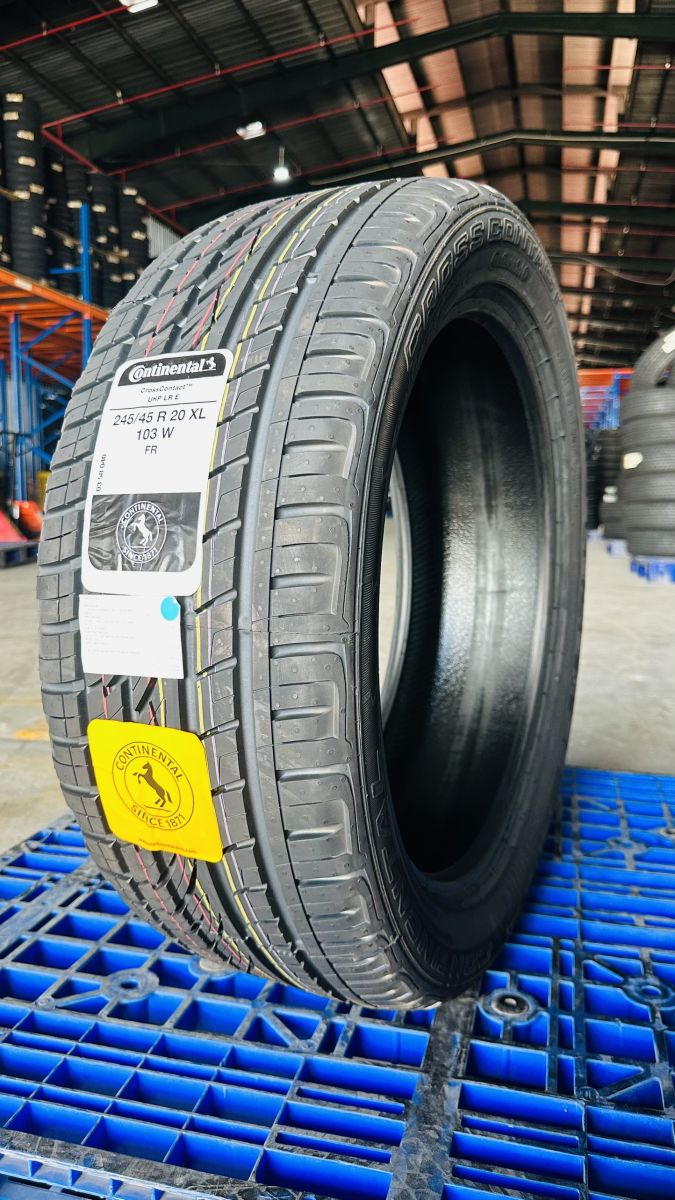 lốp xe 245/45R20 continental crosscontact uhp