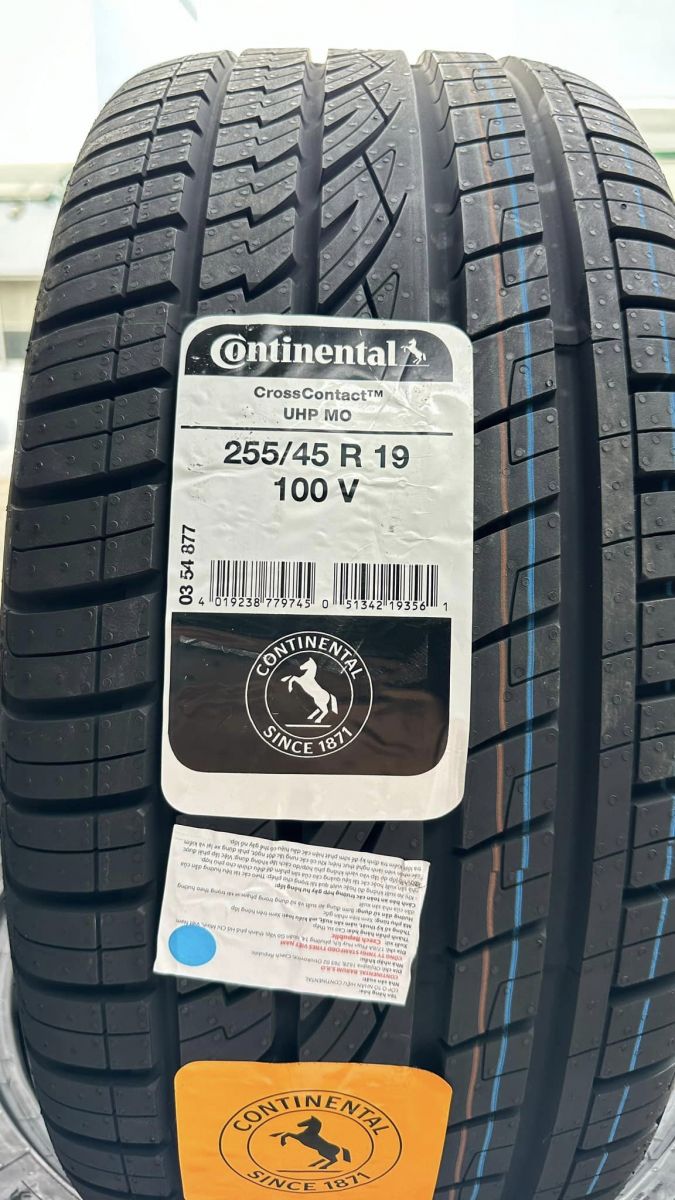 lốp 255/45R19 continental crosscontact uhp mo