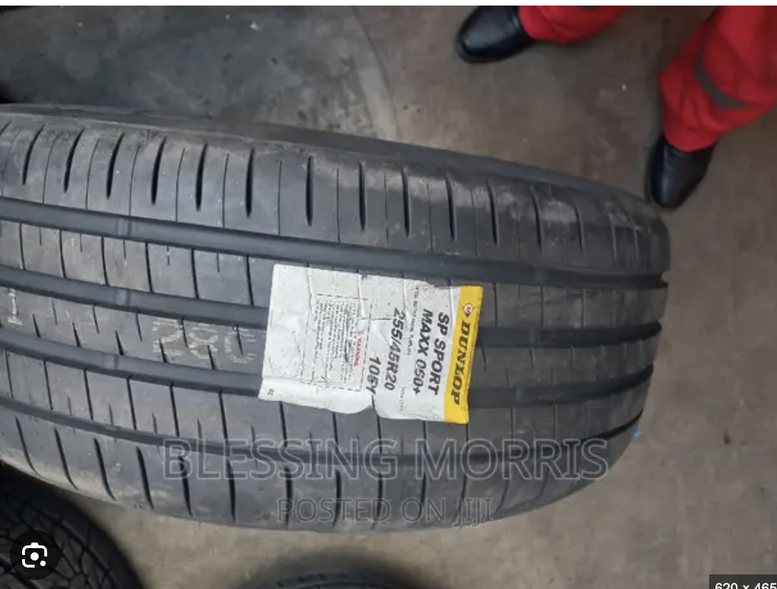 lốp 255/45R20 dunlop sp sport maxx 050 nhật bản