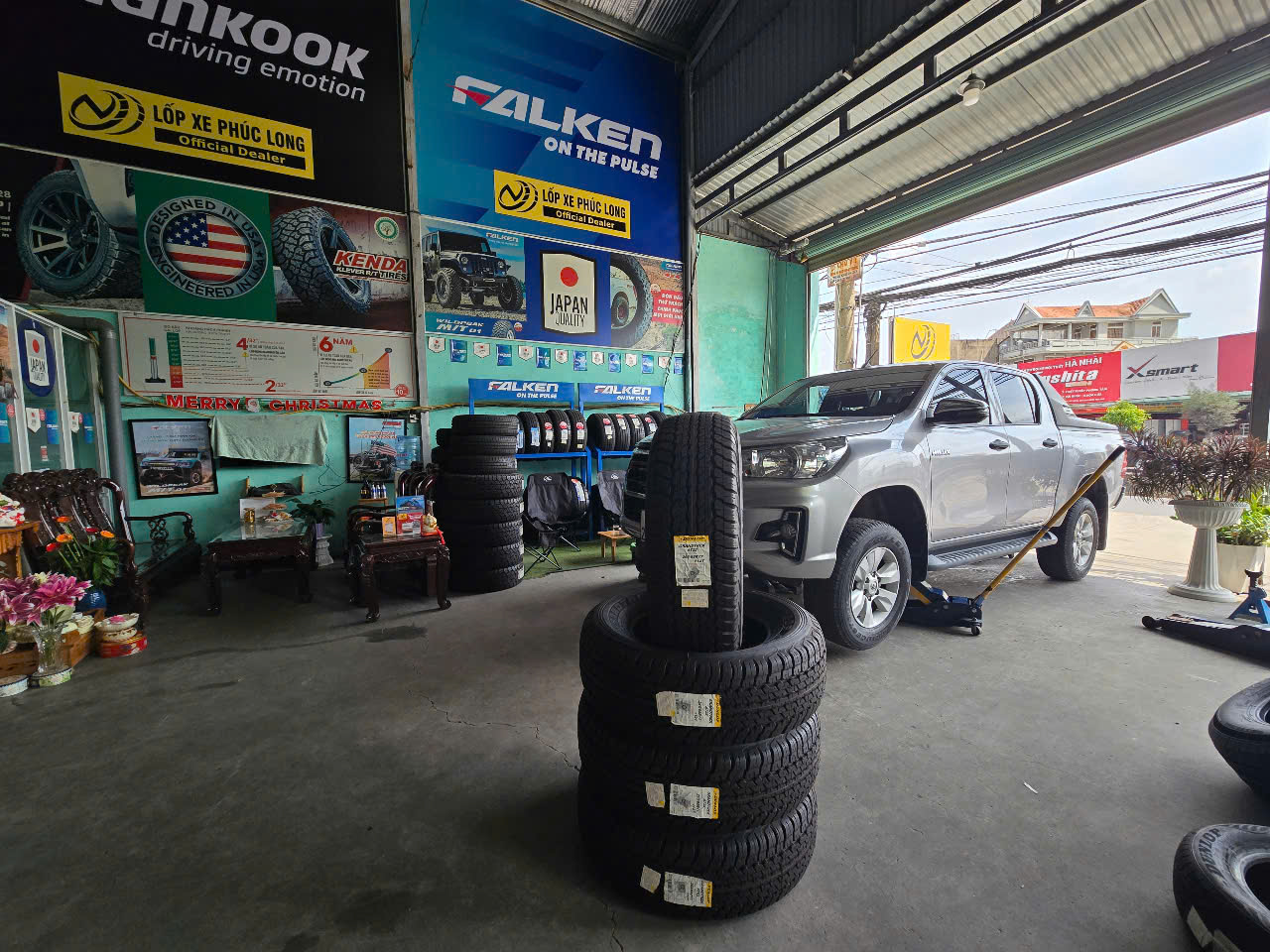 lốp ô tô 265/65R17 dunlop grantrek at22