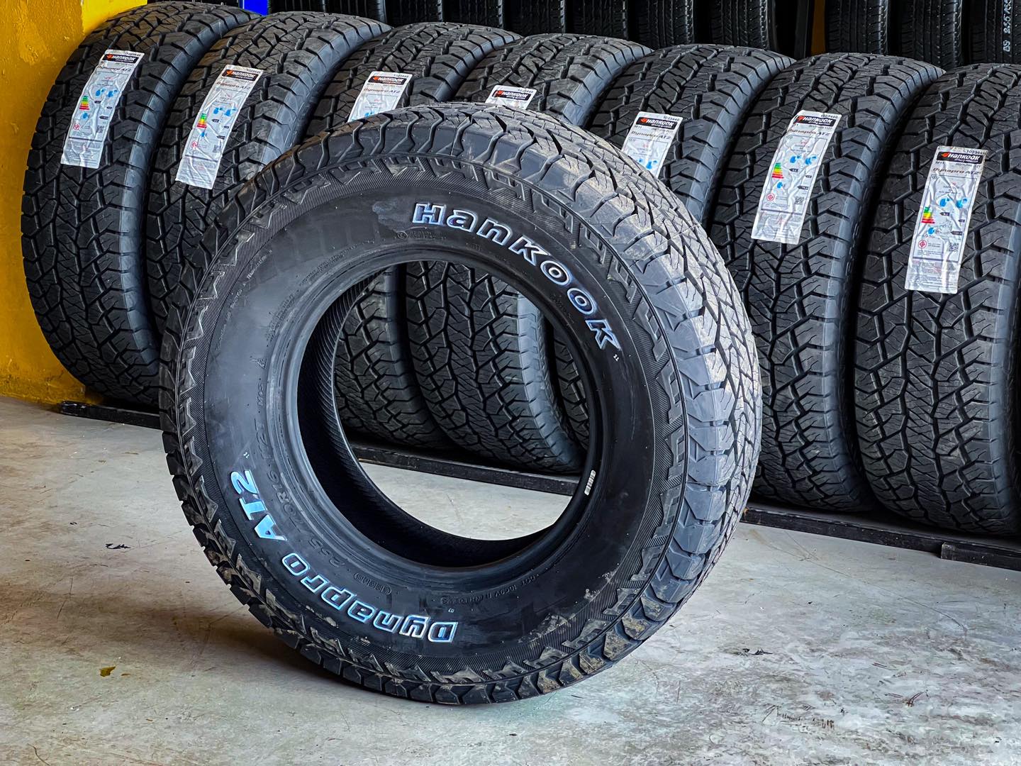 lốp ô tô 265/70R16 hankook at2