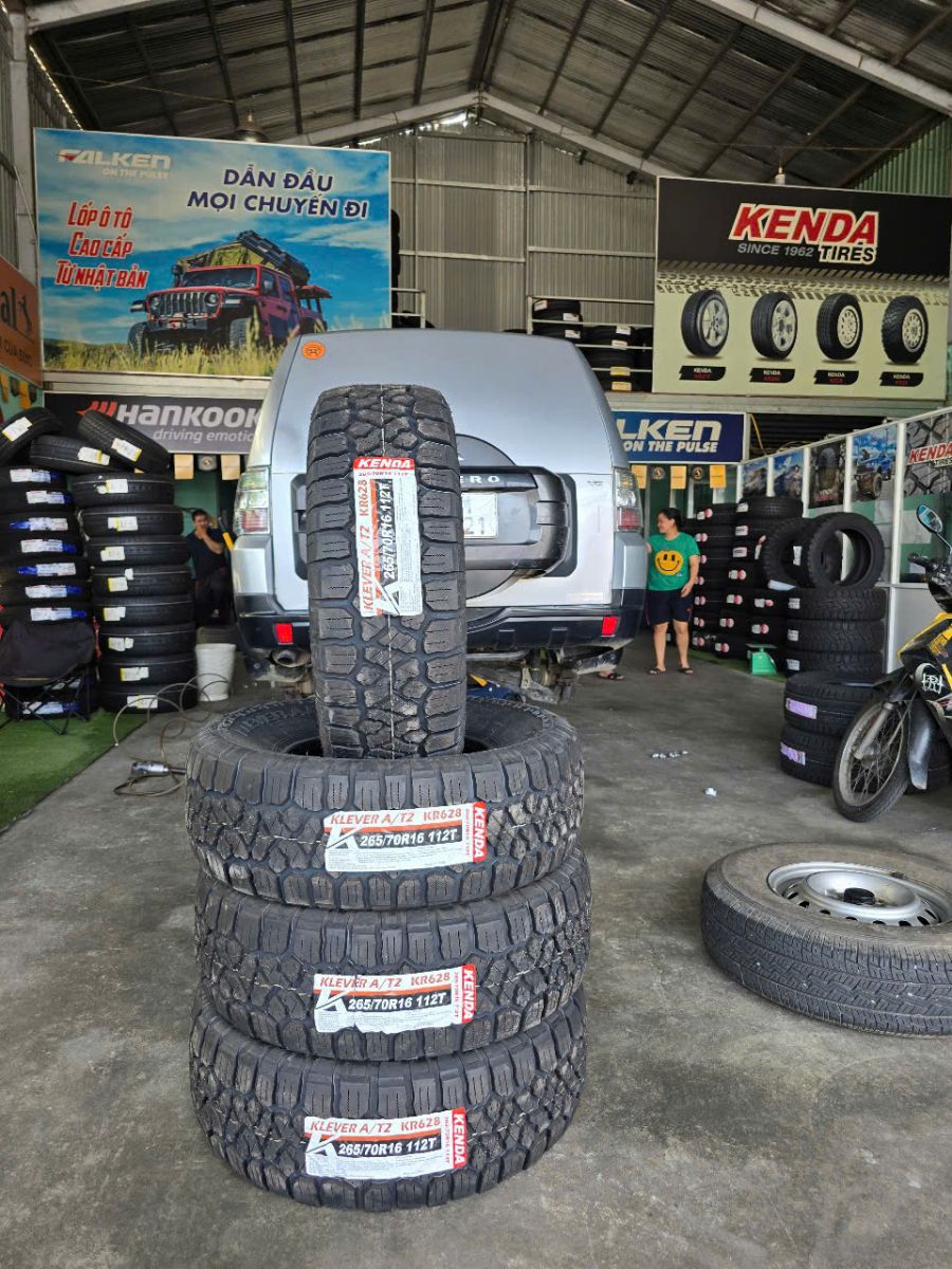 lốp ô tô địa hình 265/70R16 kenda klever kr628