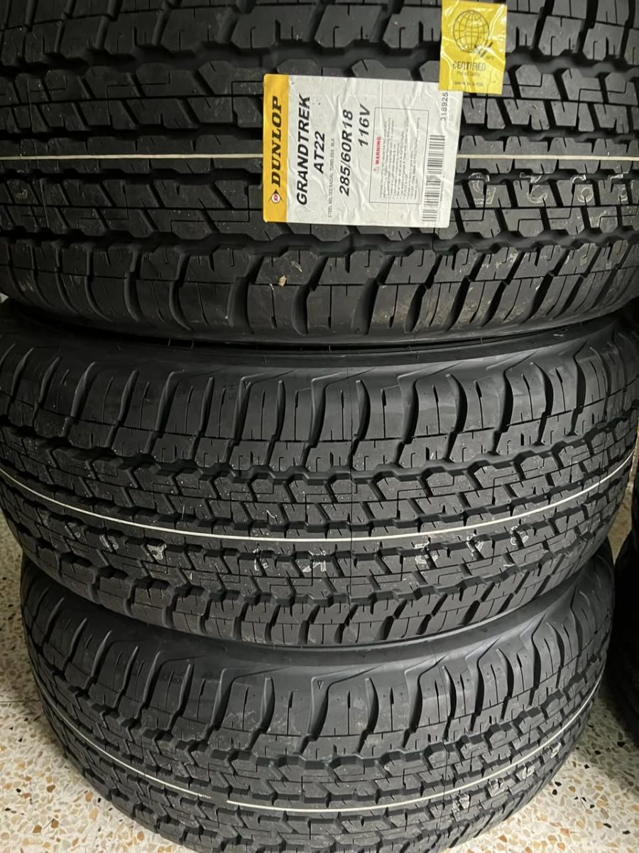 lốp 285/60R18 dunlop at22 cho xe toyota land cruiser