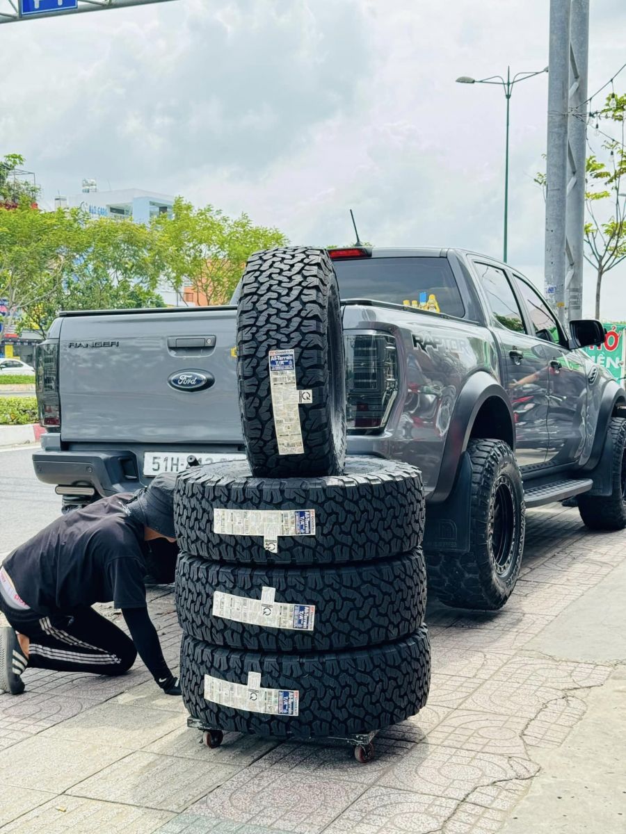 lốp 285/70R17 bf goodrich ko2 thái lan