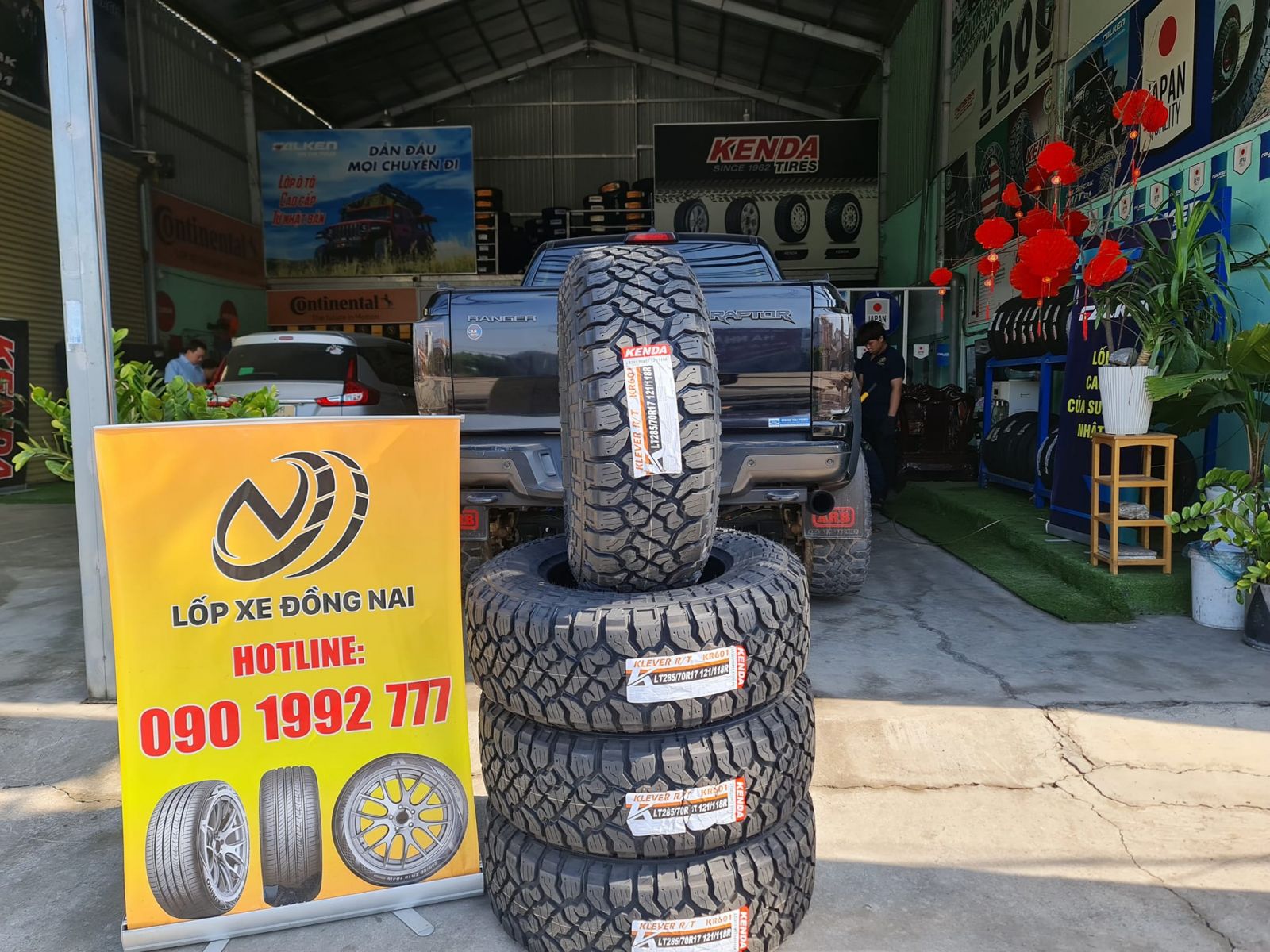 lốp địa hình 285/70R17 kenda klever kr601 r/t