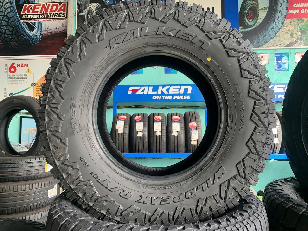 lốp falken wildpeak rt01 285/70R17