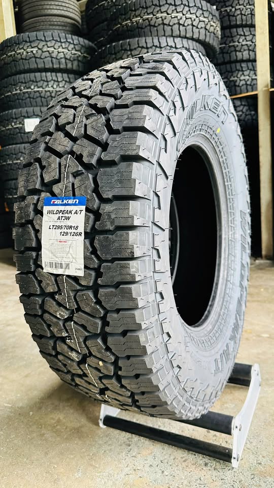 lốp địa hình 295/70R18 falken wildpeak at3w jeep