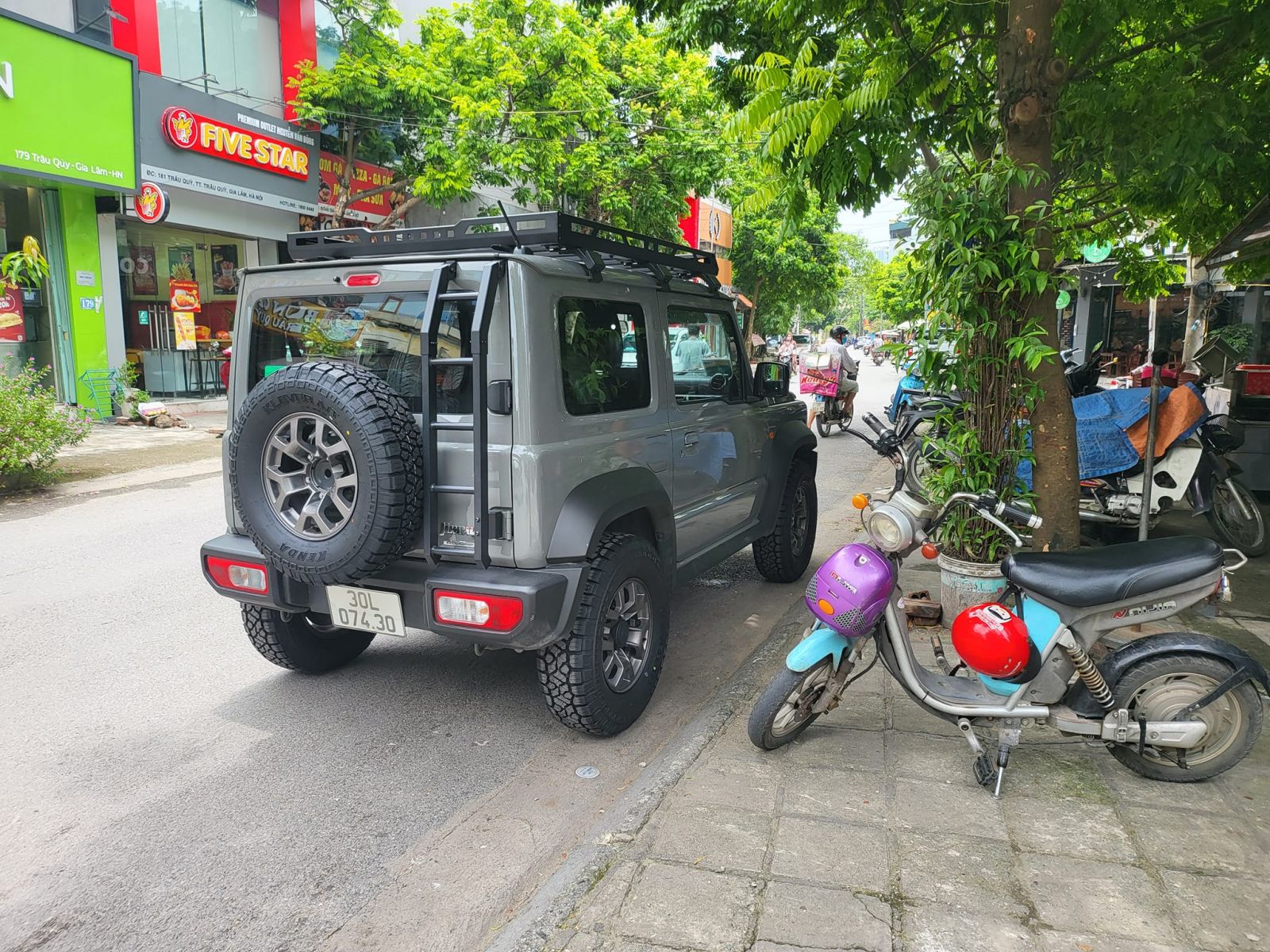 suzuki jimny thay lốp địa hình 235/75R15 kenda klever kr628