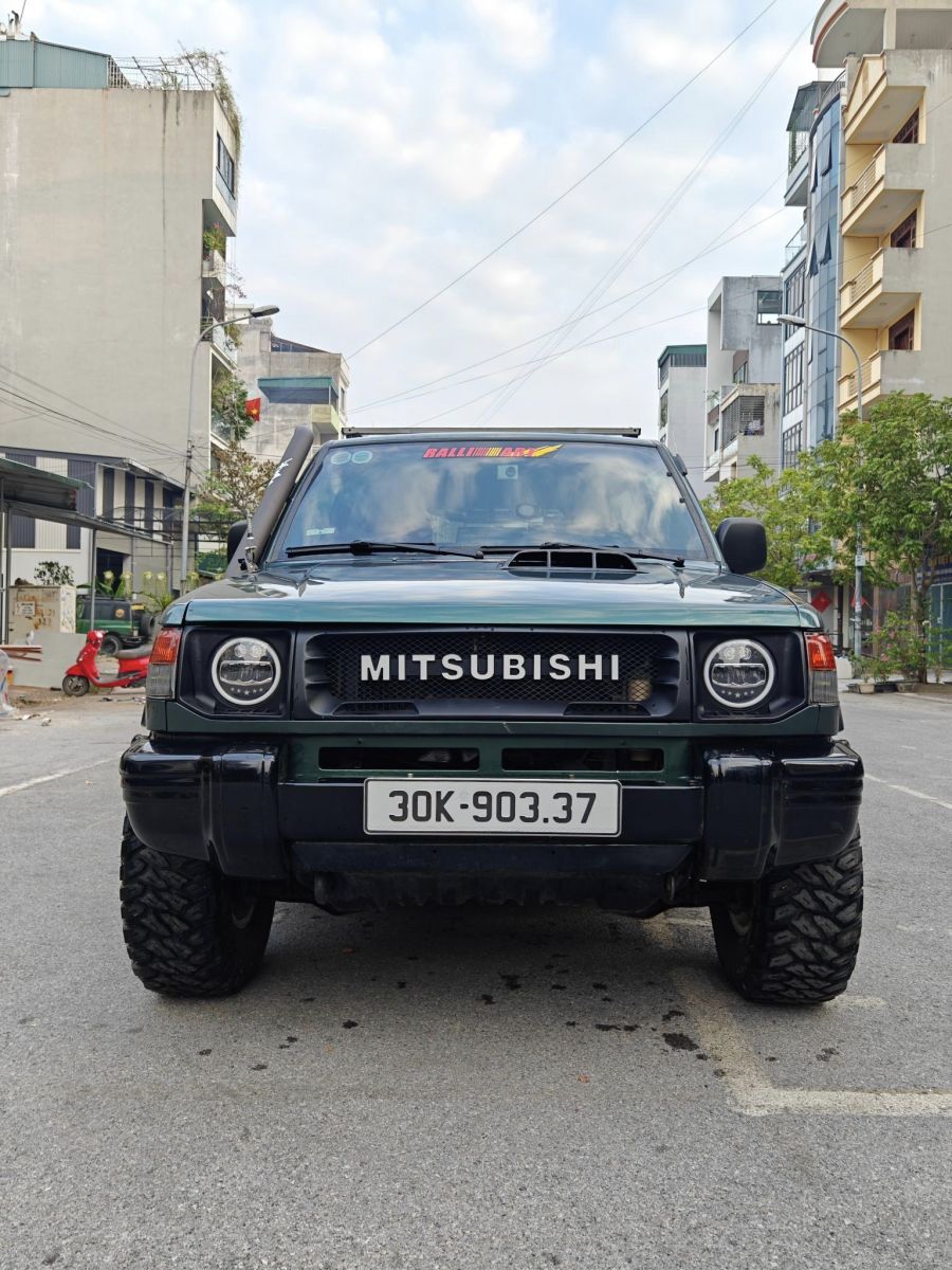 mitsubishi pajero thay lốp địa hình 31x10.50R15 kenda kr29 m/t