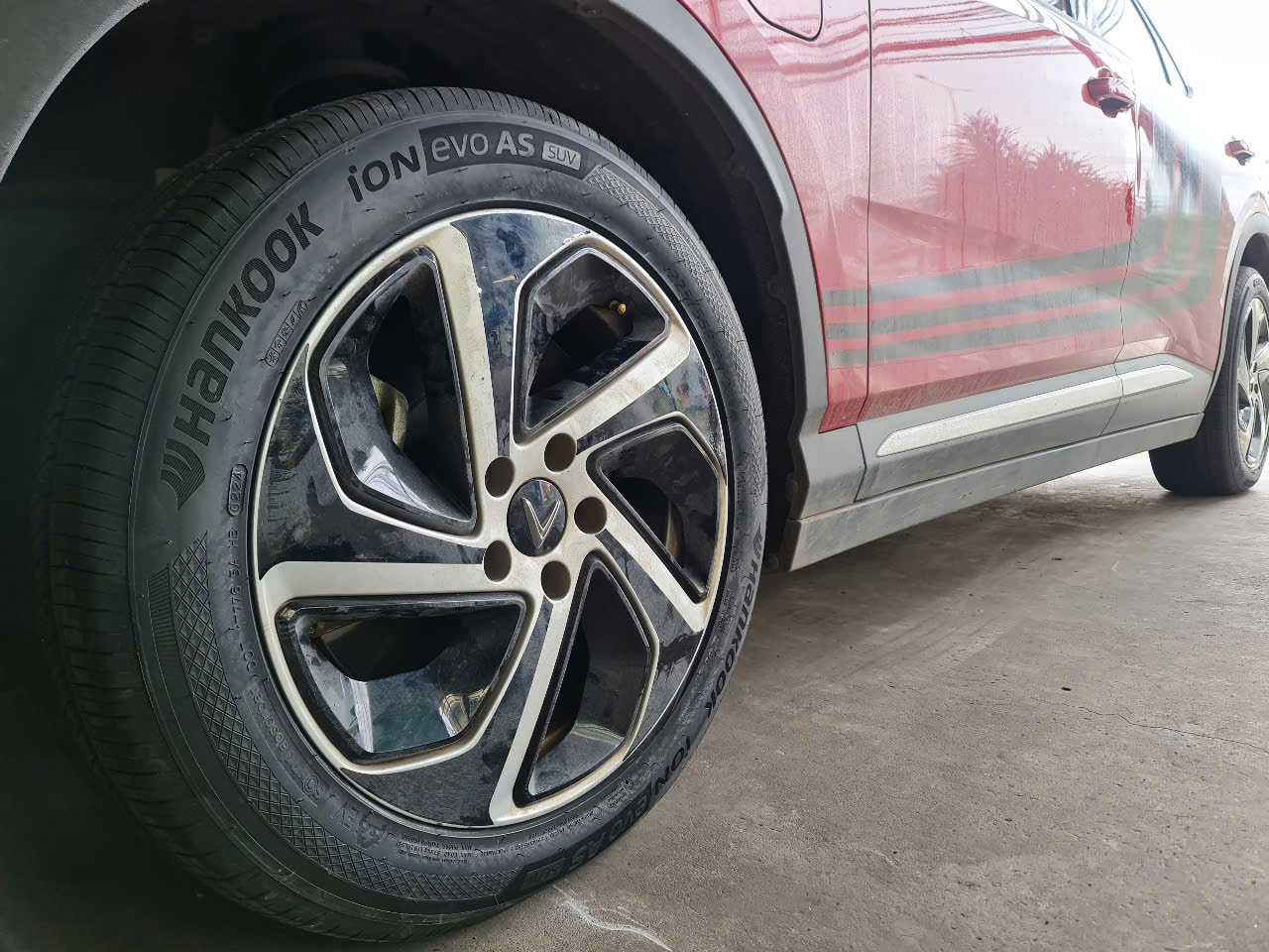 lốp 225/55R19 hankook ion dành cho xe điện vinfast vf8 eco
