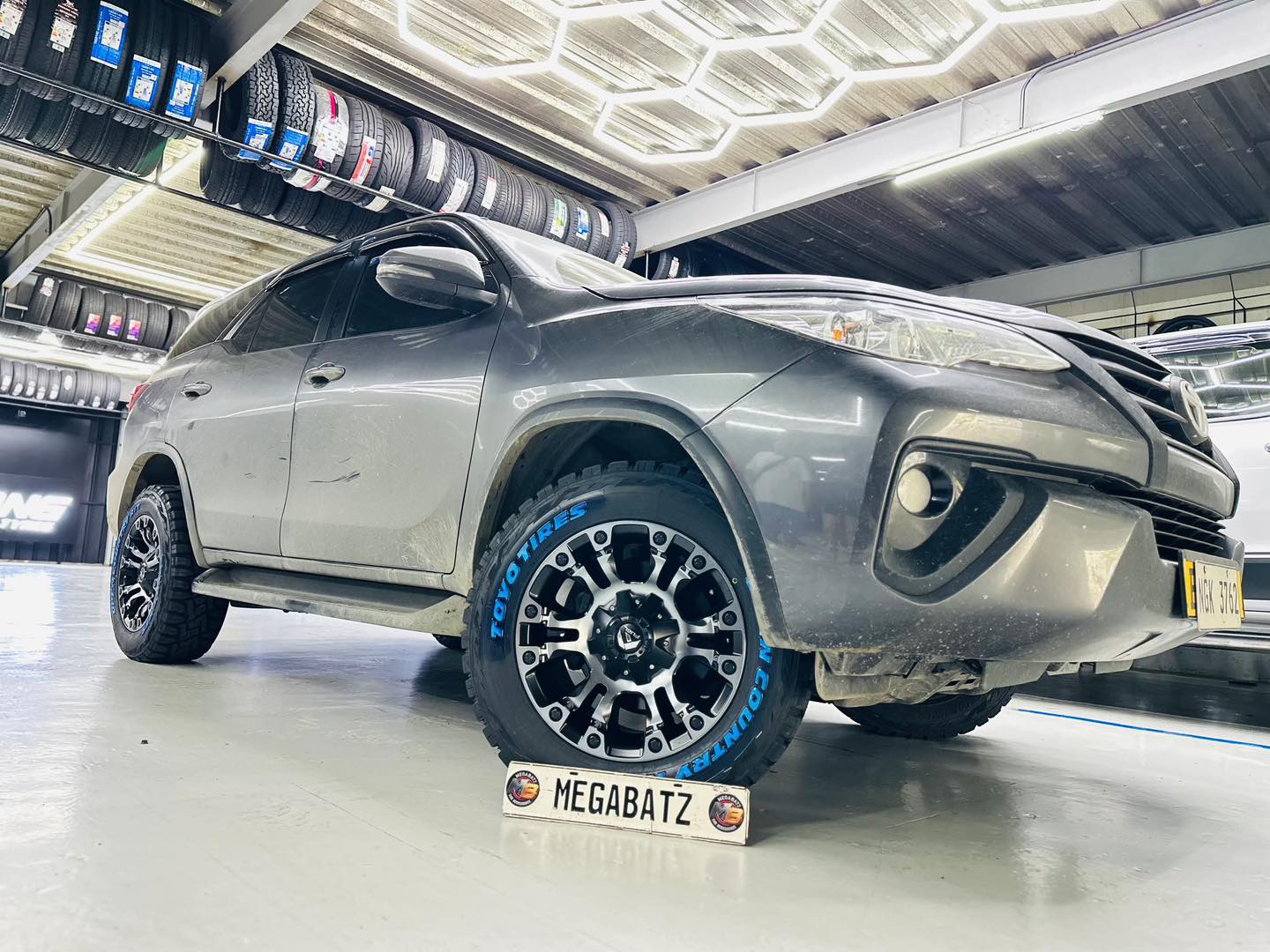lốp địa hình 265/60R18 toyo oprt nhật bản