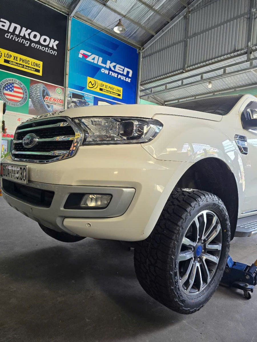 lốp falken wildpeak at3w ford everest
