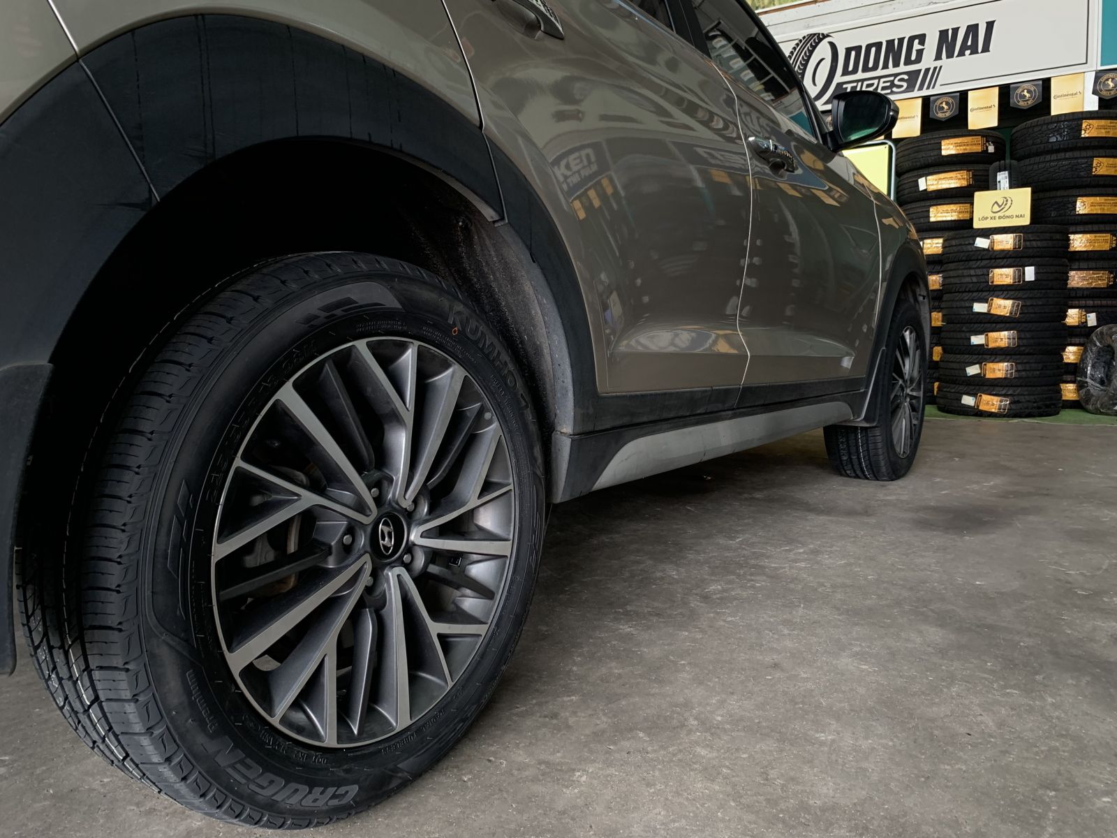 lốp 225/55r18 kumho crugen kl21