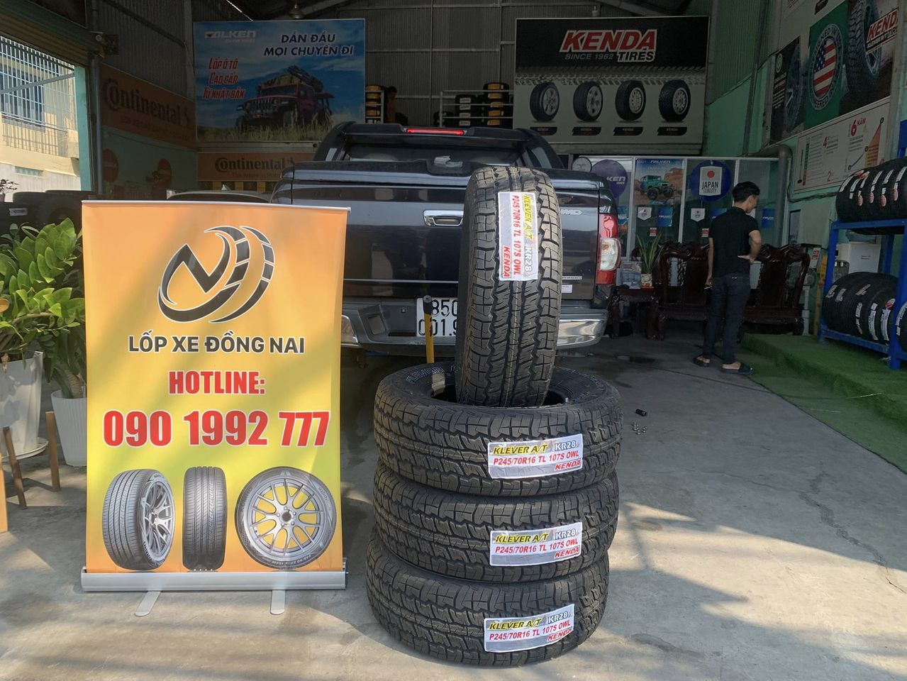 xe isuzu dmax thay lốp 245/70R16 kenda kr28 