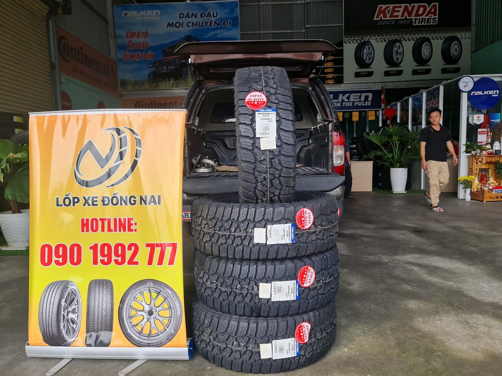 lốp 265/65R17 falken at3w cho nissan navara