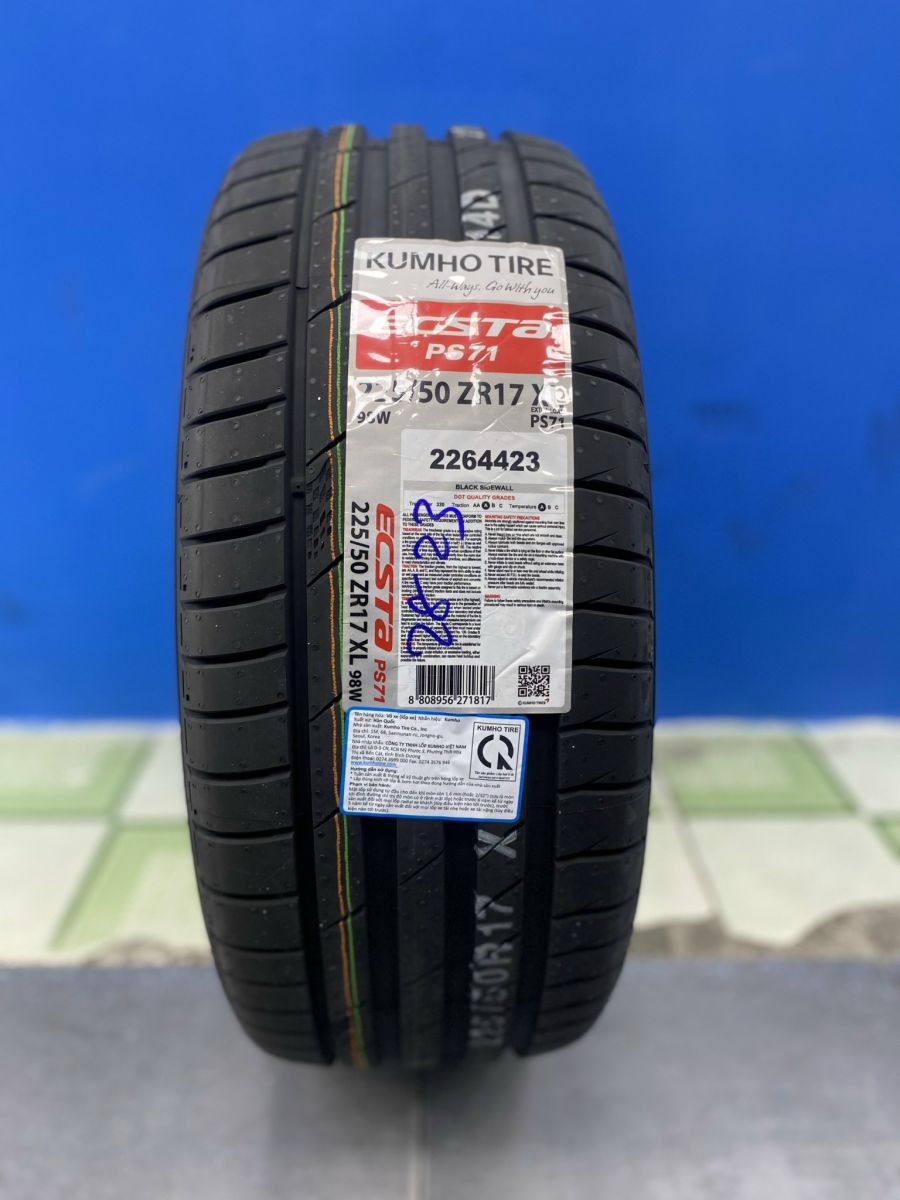 lốp ô tô 225/50ZR17 kumho ps71