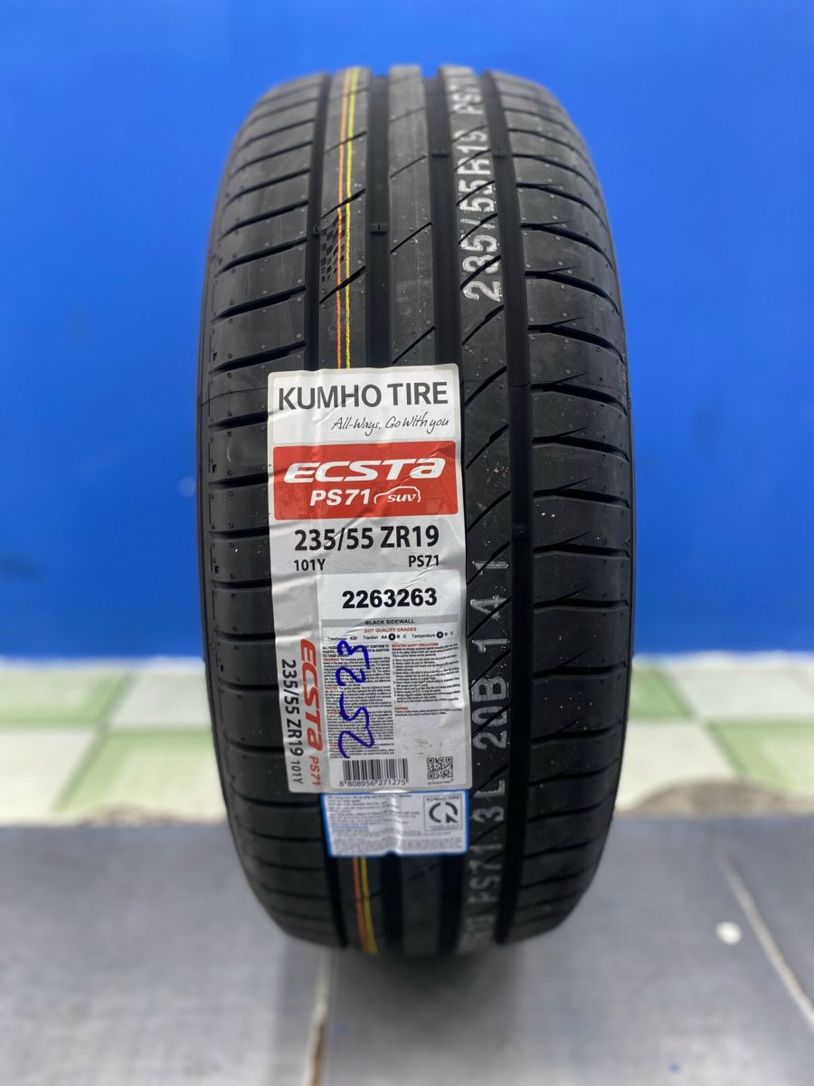 lốp xe 235/55ZR19 kumho ps71 hàn quốc