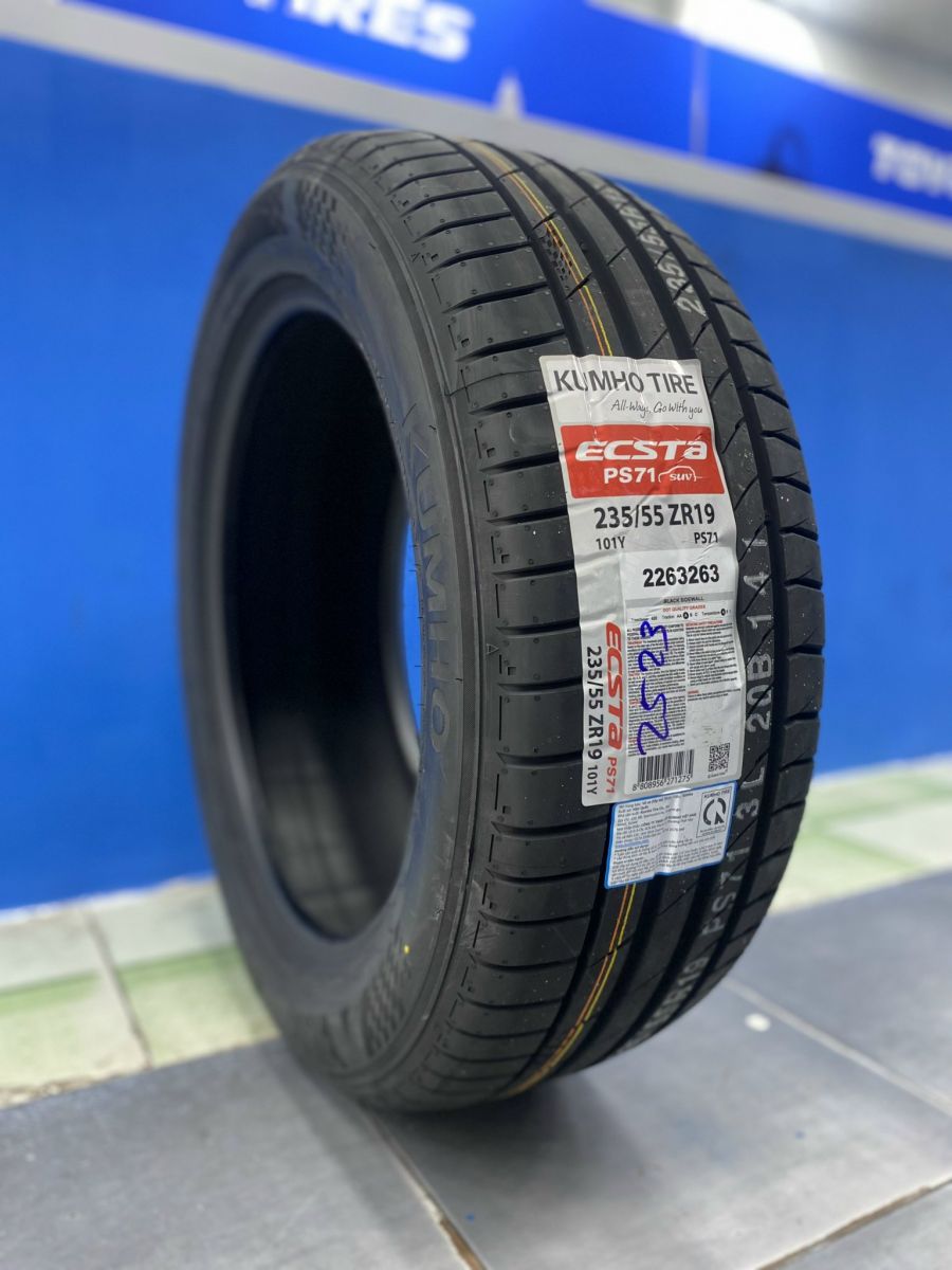 lốp 235/55ZR19 kumho ecsta ps71 hàn quốc