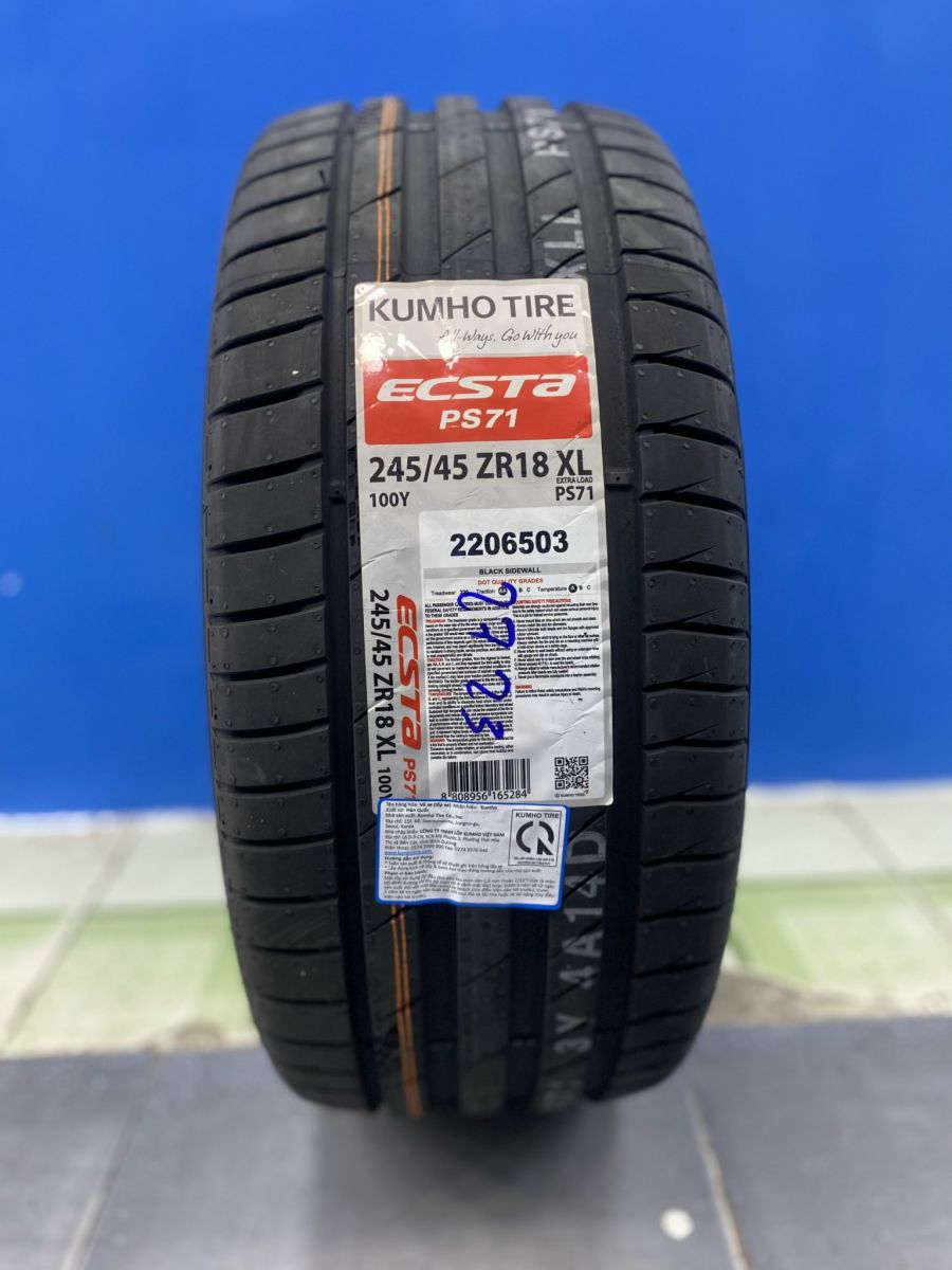 lốp xe 245/45ZR18 kumho ecsta ps71 hàn quốc