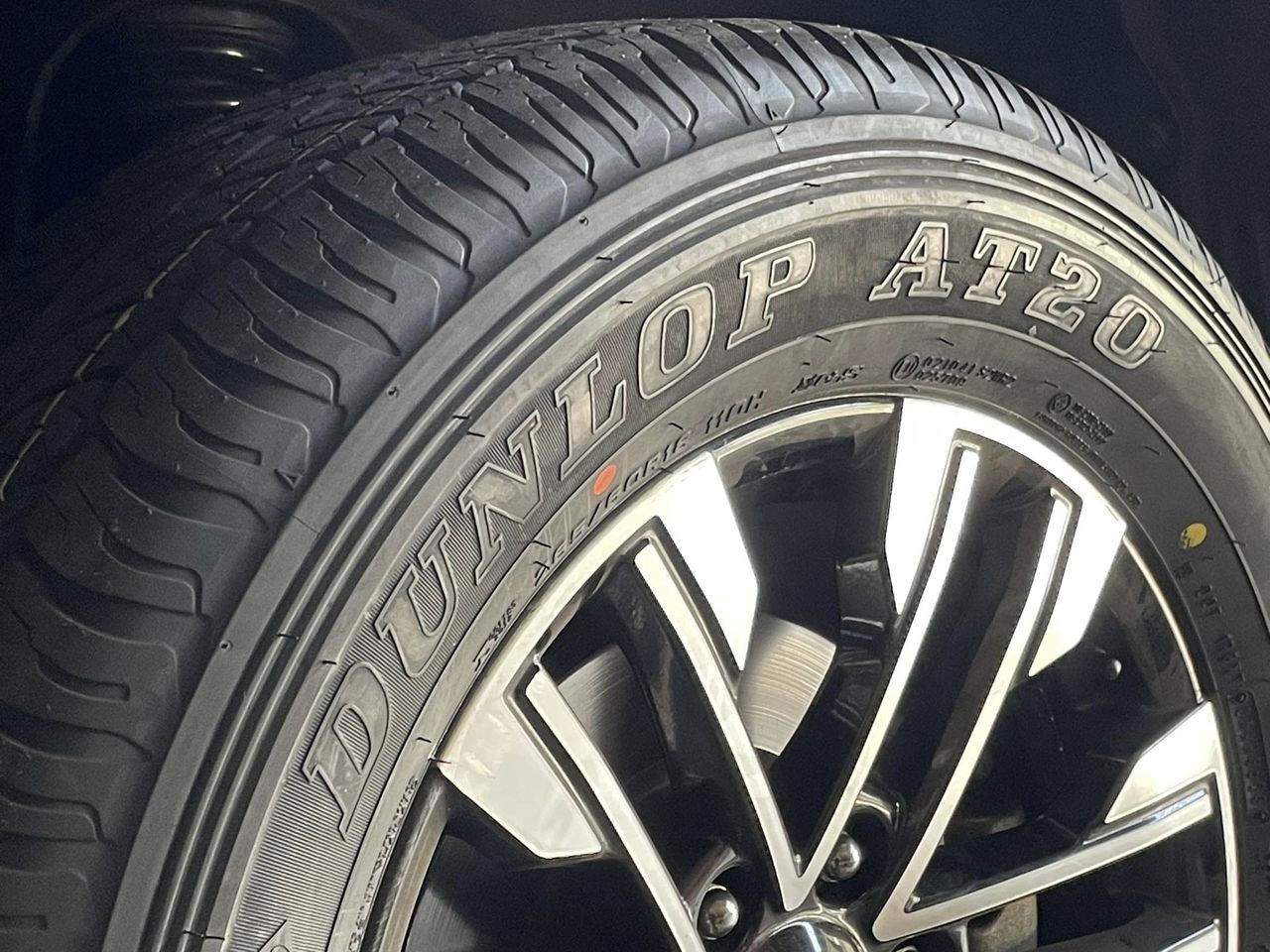 lốp ô tô 265/60R18 dunlop at20 nhật bản